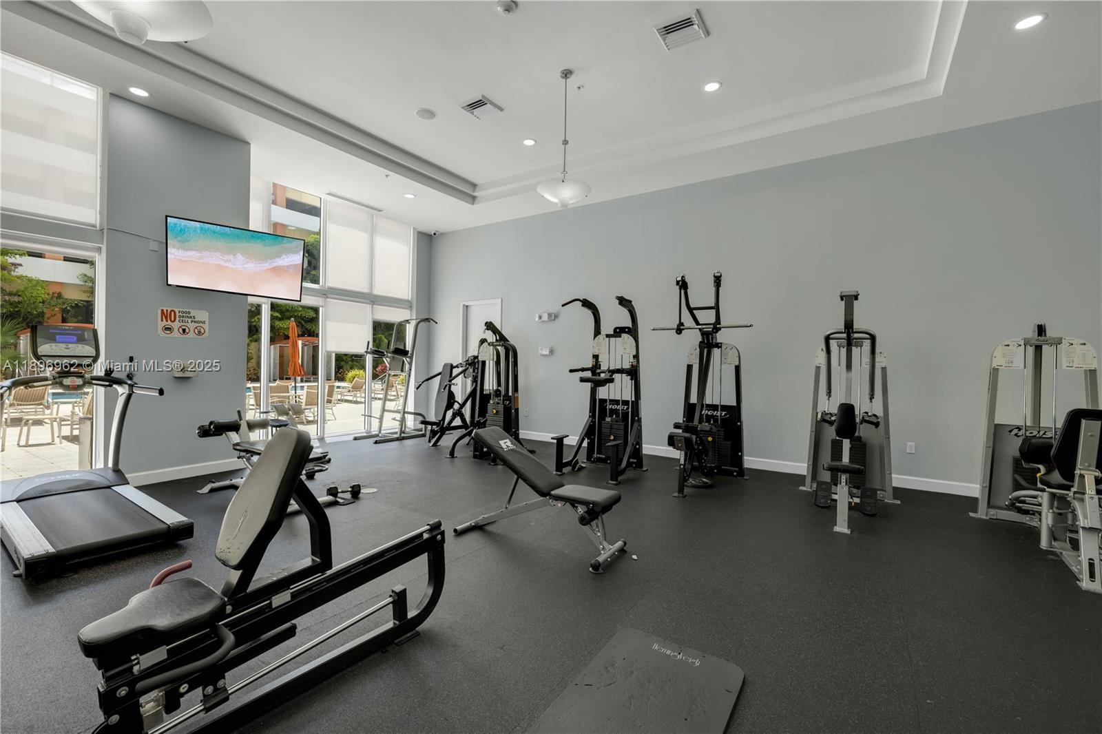 VENTURE AT AVENTURA WEST - Residential