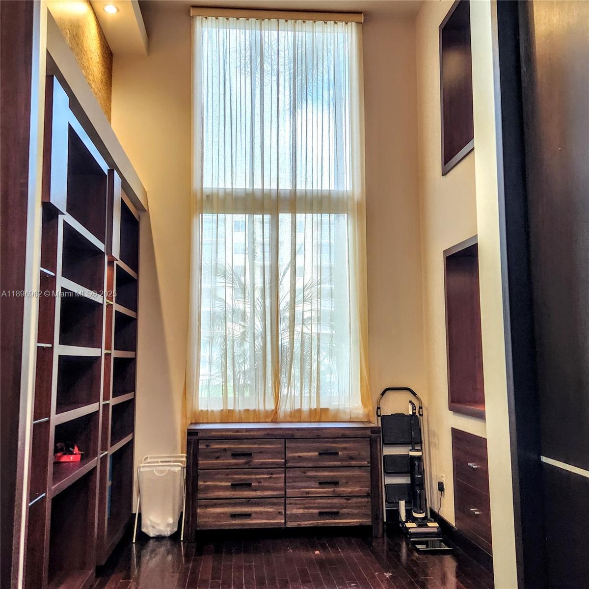 VENTURE AT AVENTURA WEST - Residential