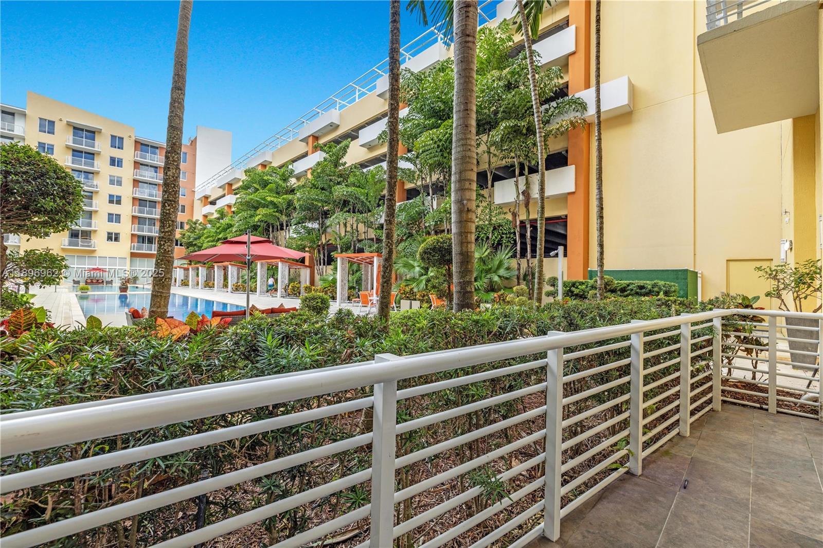 VENTURE AT AVENTURA WEST - Residential