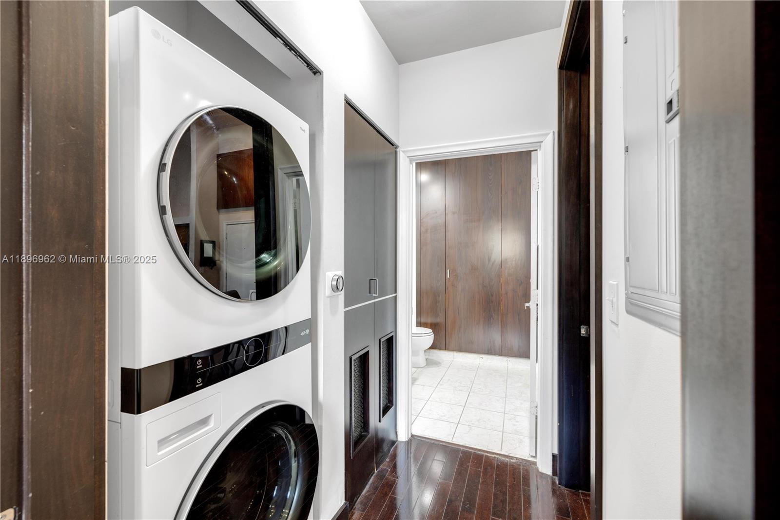 VENTURE AT AVENTURA WEST - Residential