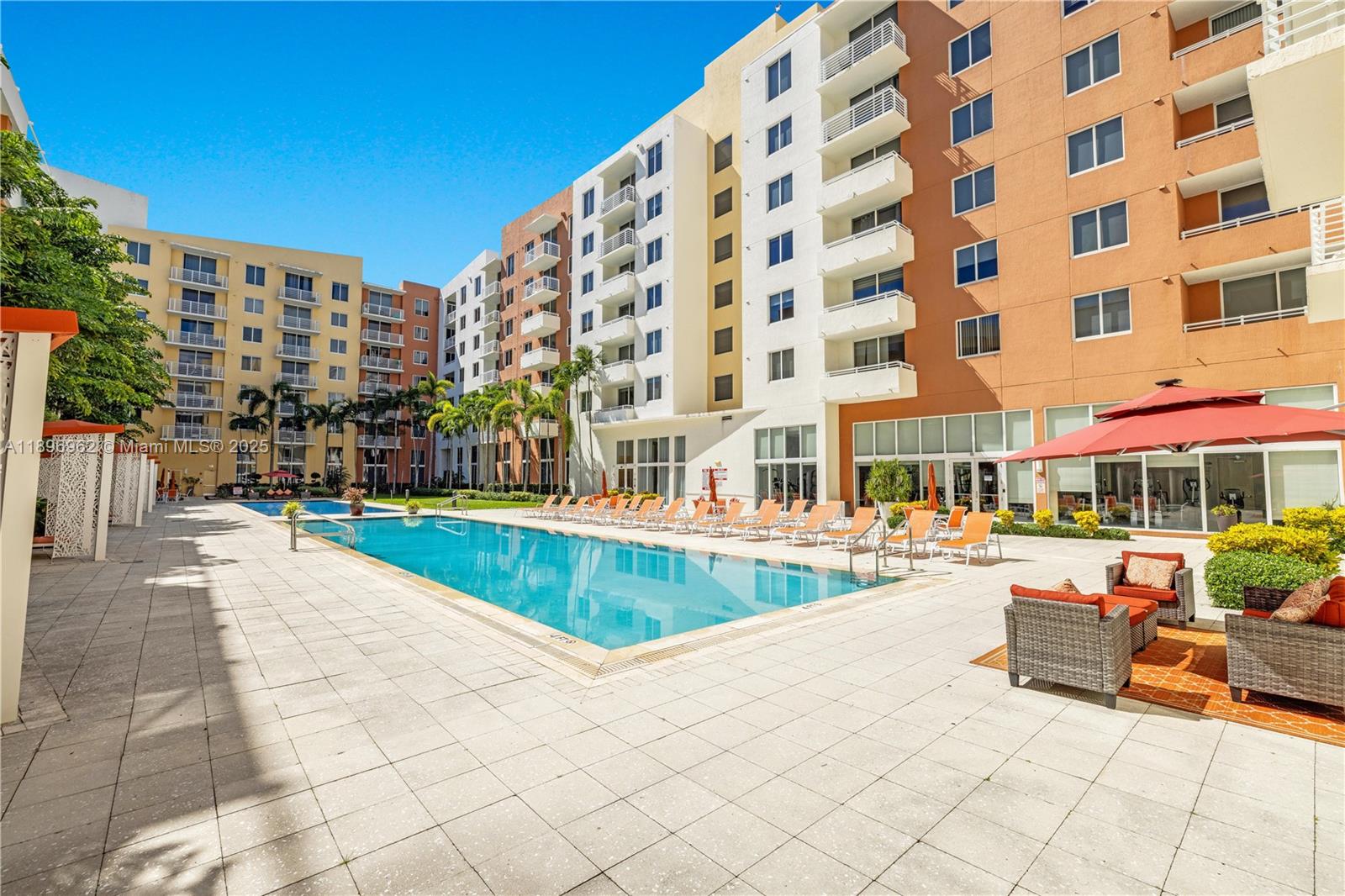 VENTURE AT AVENTURA WEST - Residential