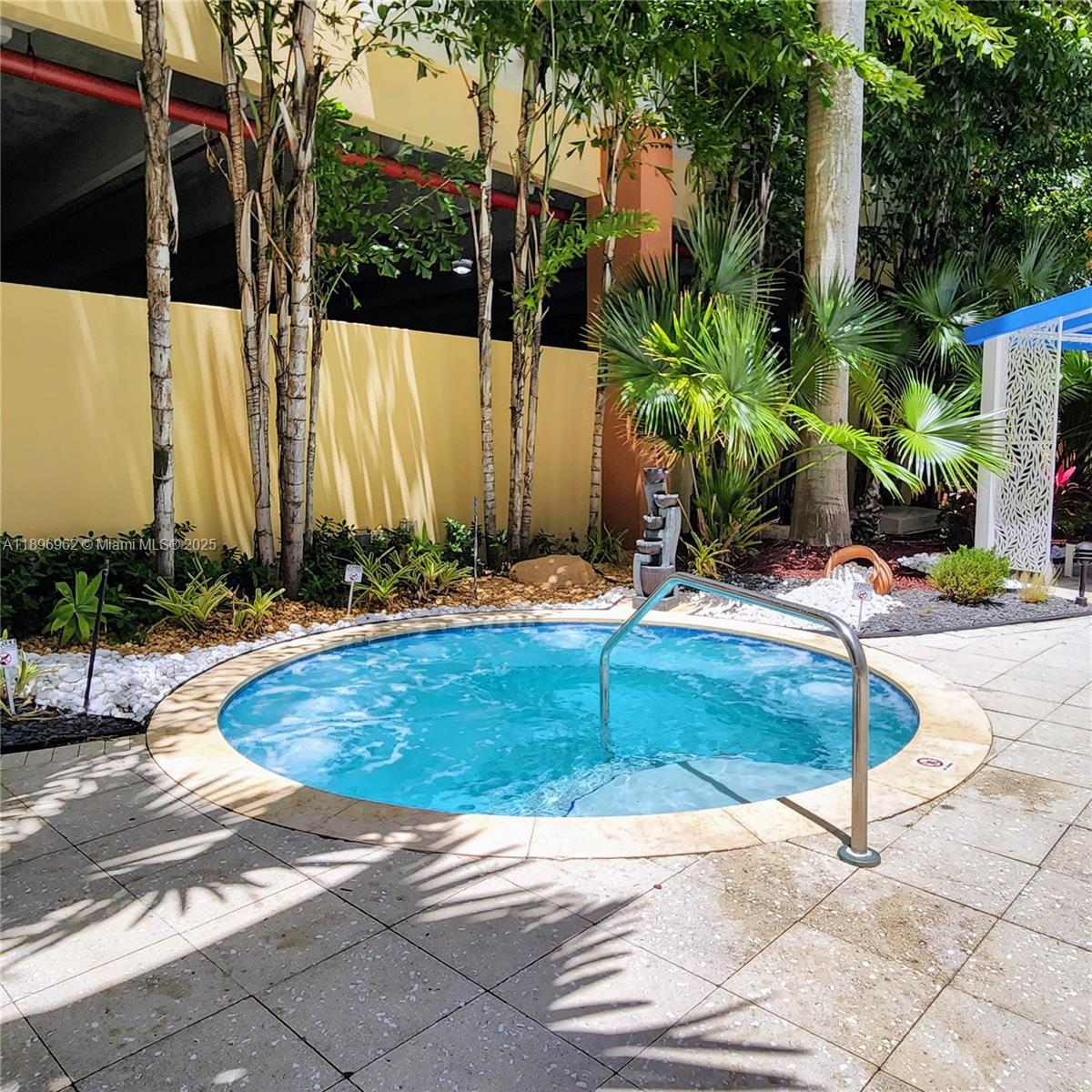 VENTURE AT AVENTURA WEST - Residential