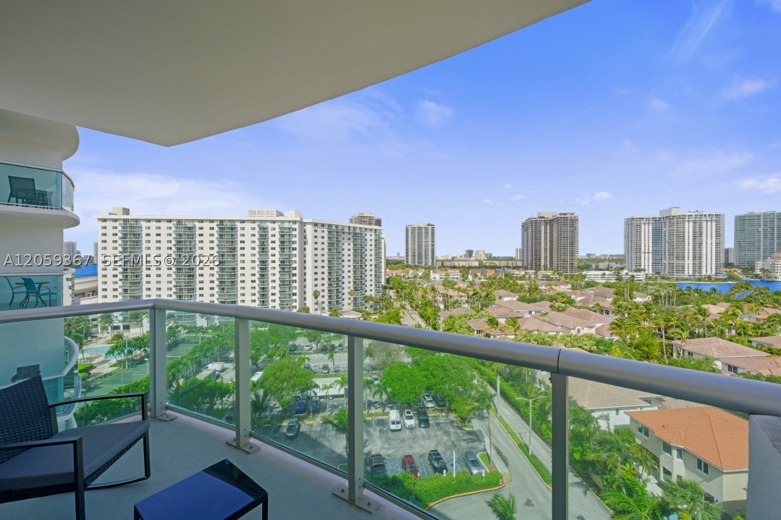 19370 Collins Ave 1122
