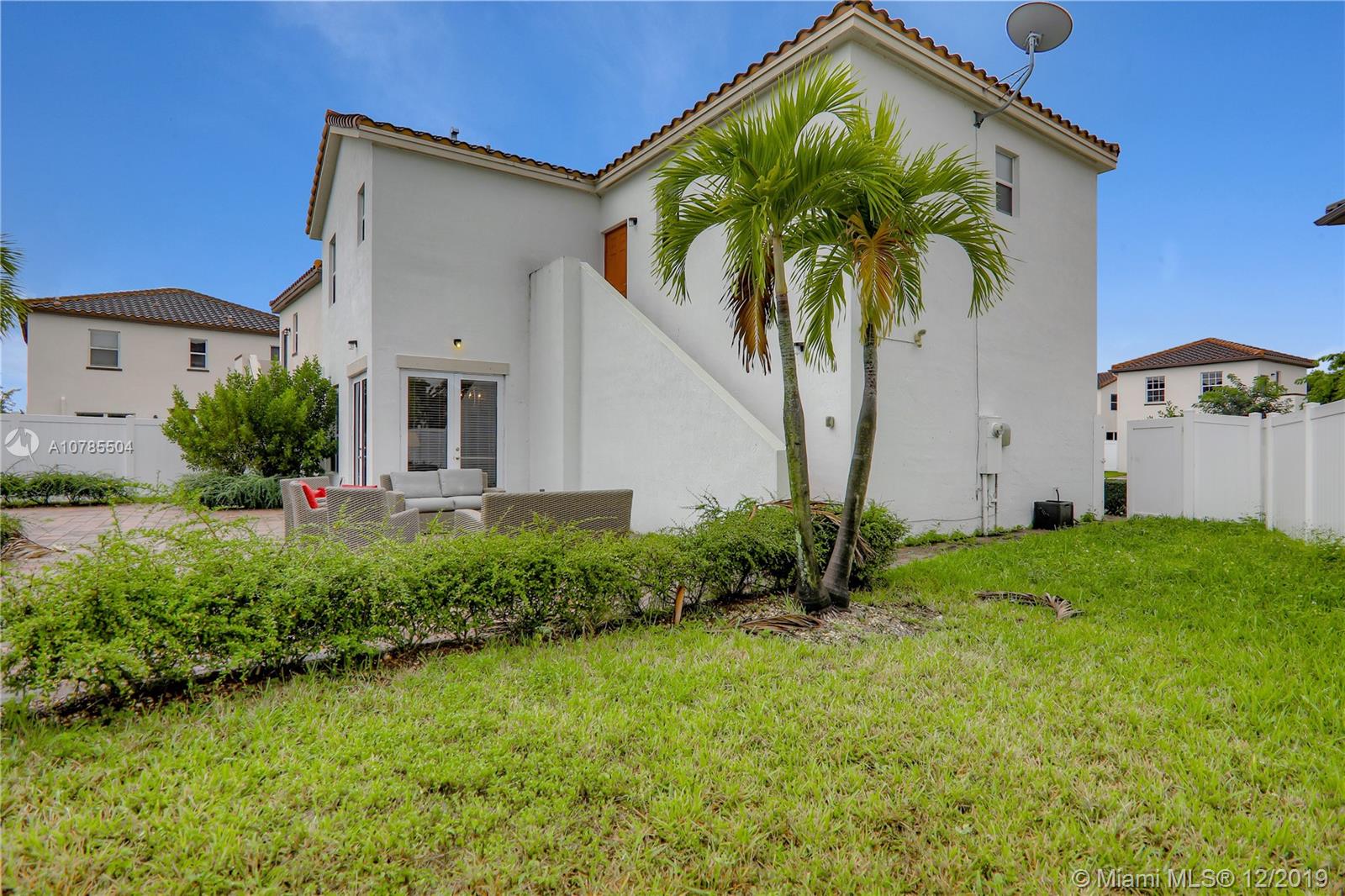 KENDALL COMMONS RESIDENTI - Residential