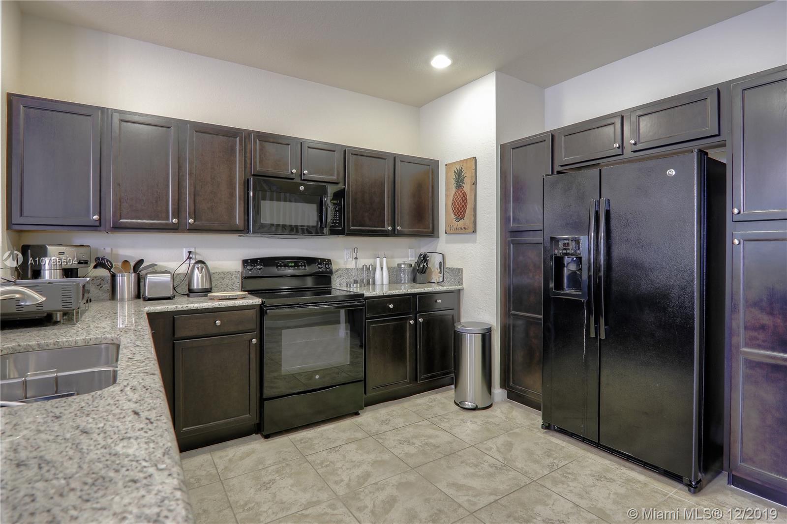 KENDALL COMMONS RESIDENTI - Residential
