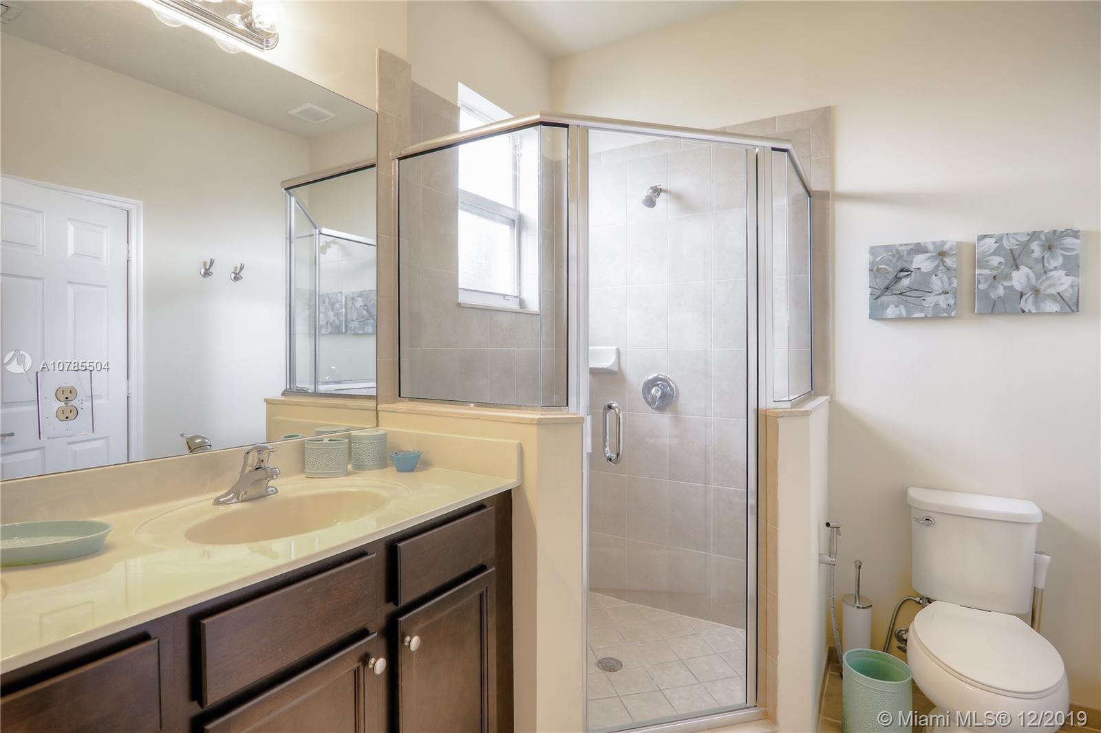 KENDALL COMMONS RESIDENTI - Residential