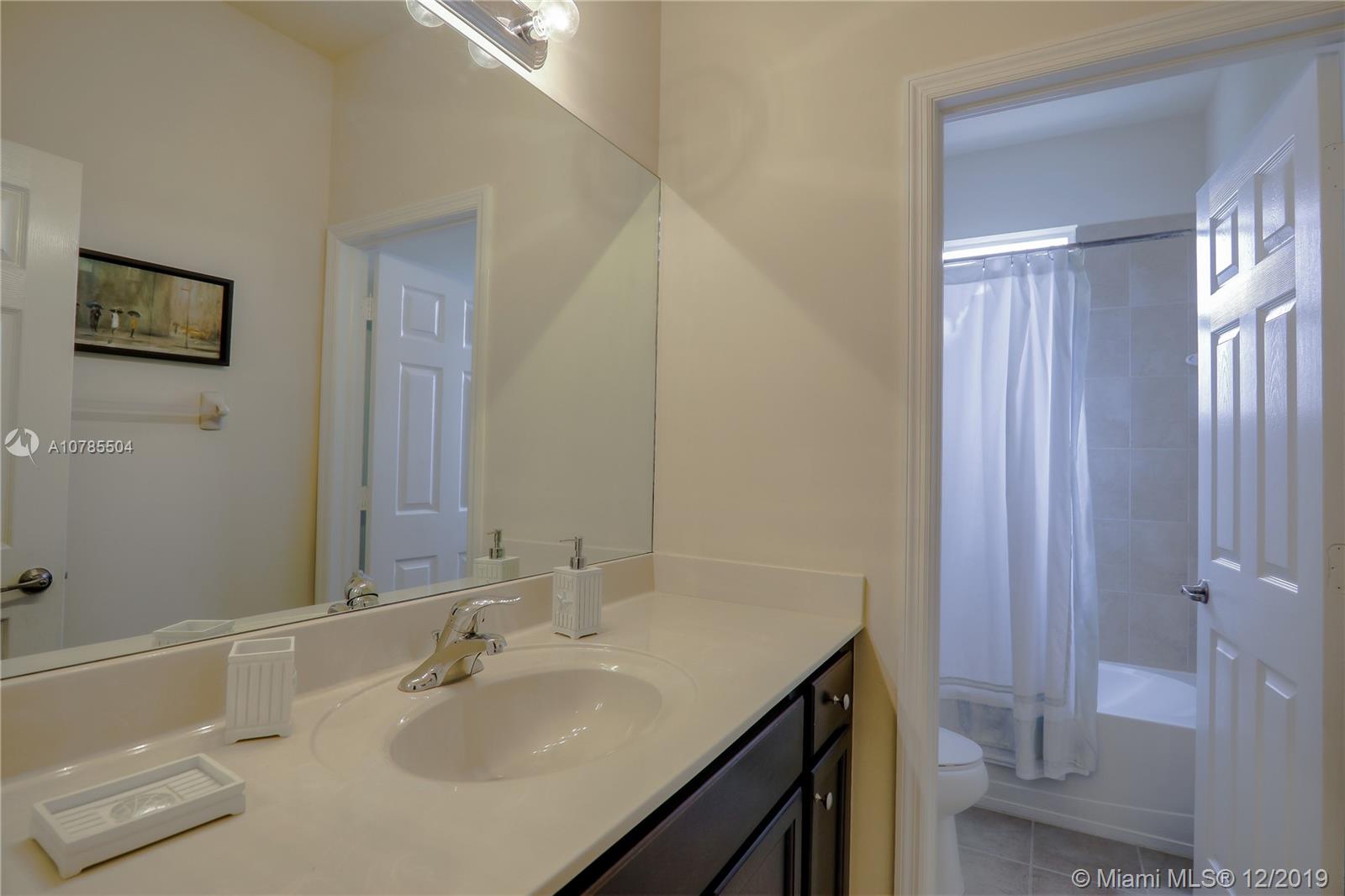 KENDALL COMMONS RESIDENTI - Residential