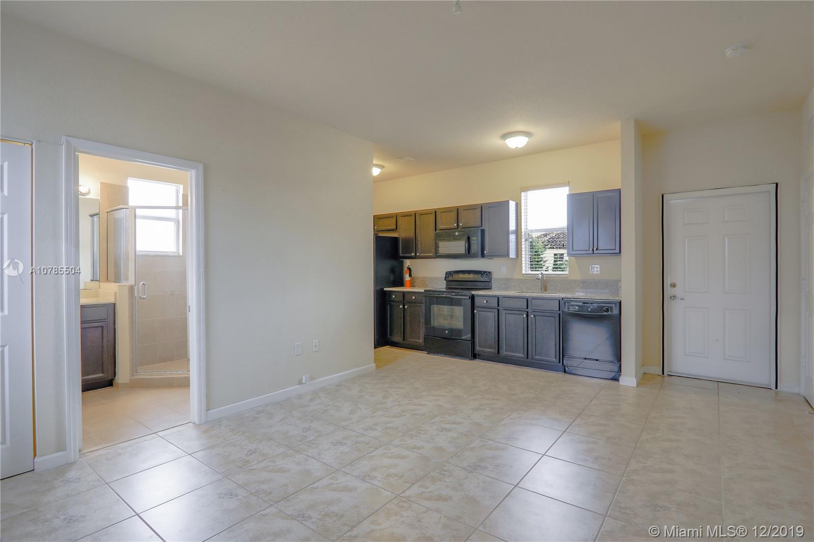 KENDALL COMMONS RESIDENTI - Residential
