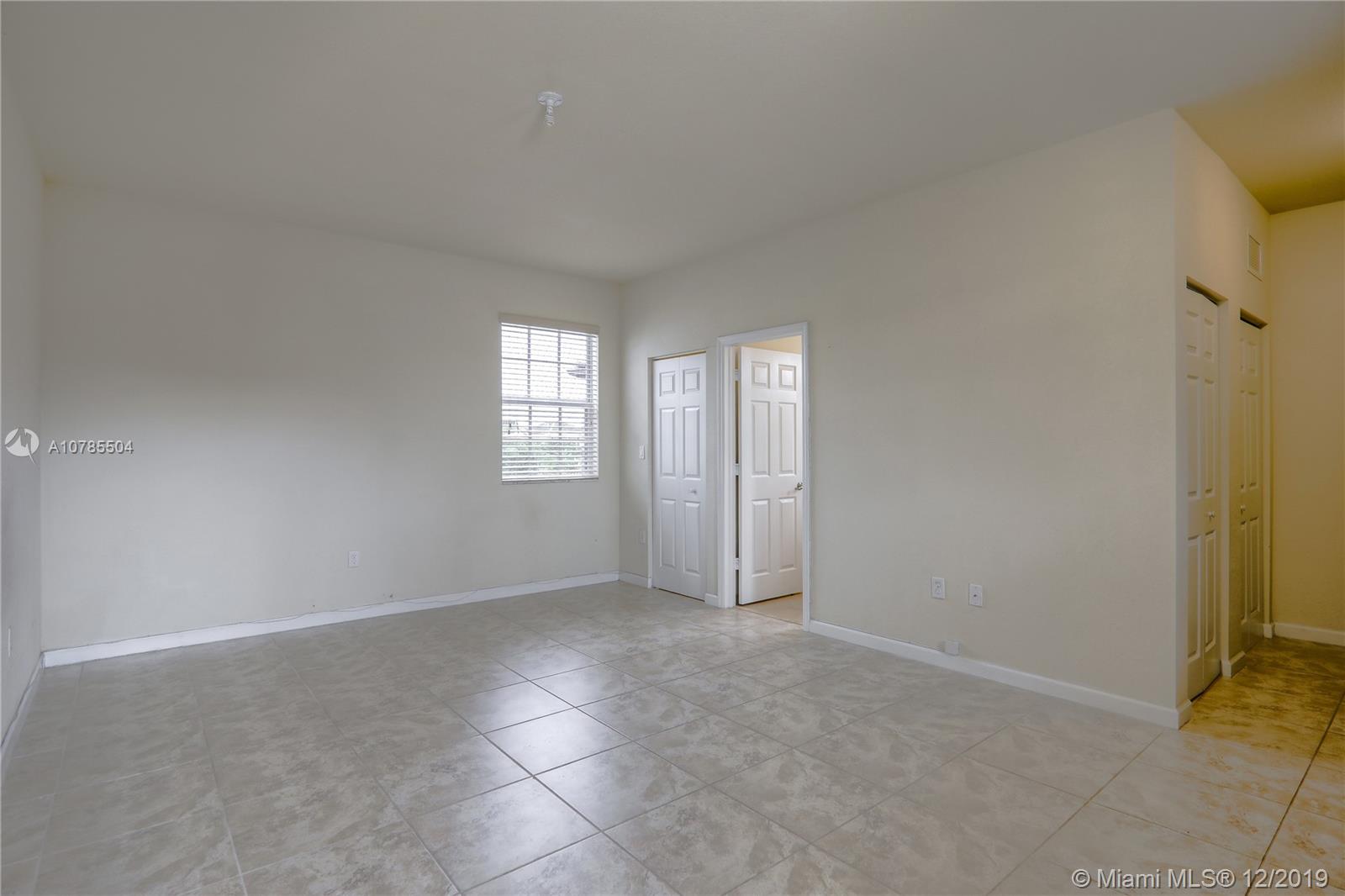 KENDALL COMMONS RESIDENTI - Residential