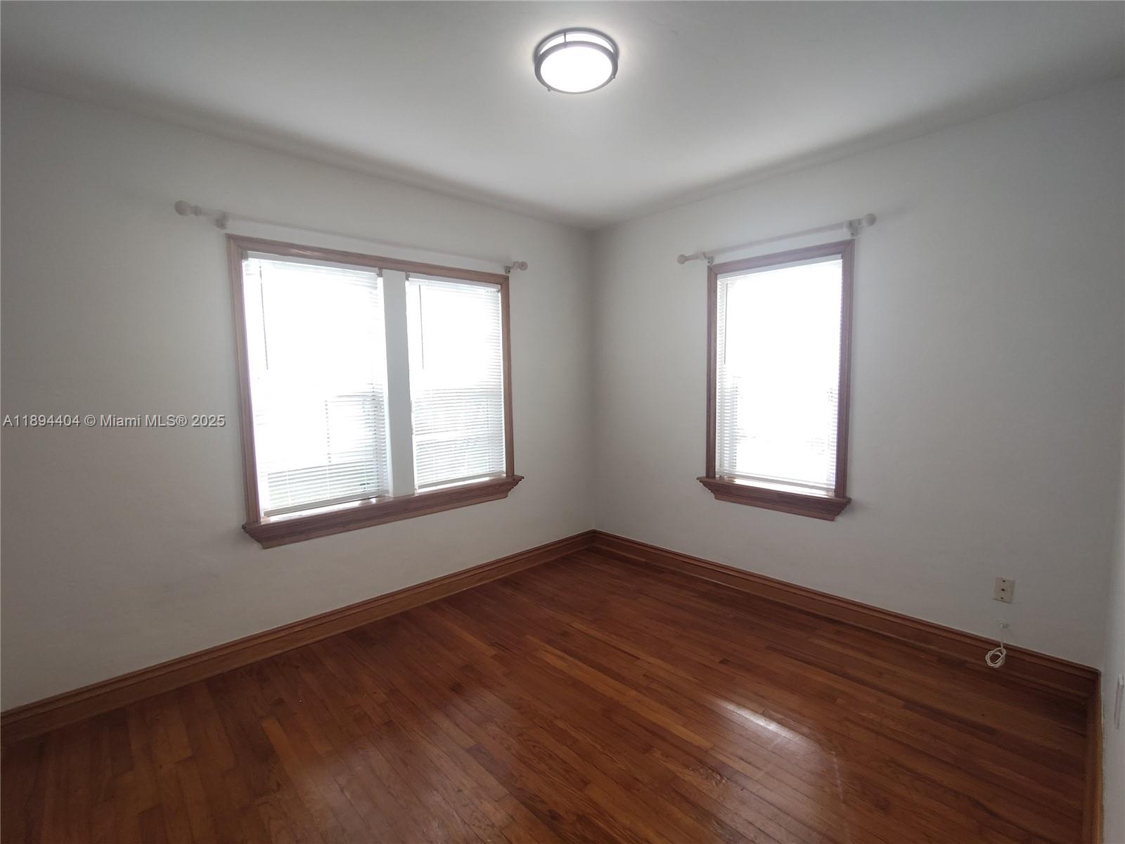 MODELO PARK - Residential Lease