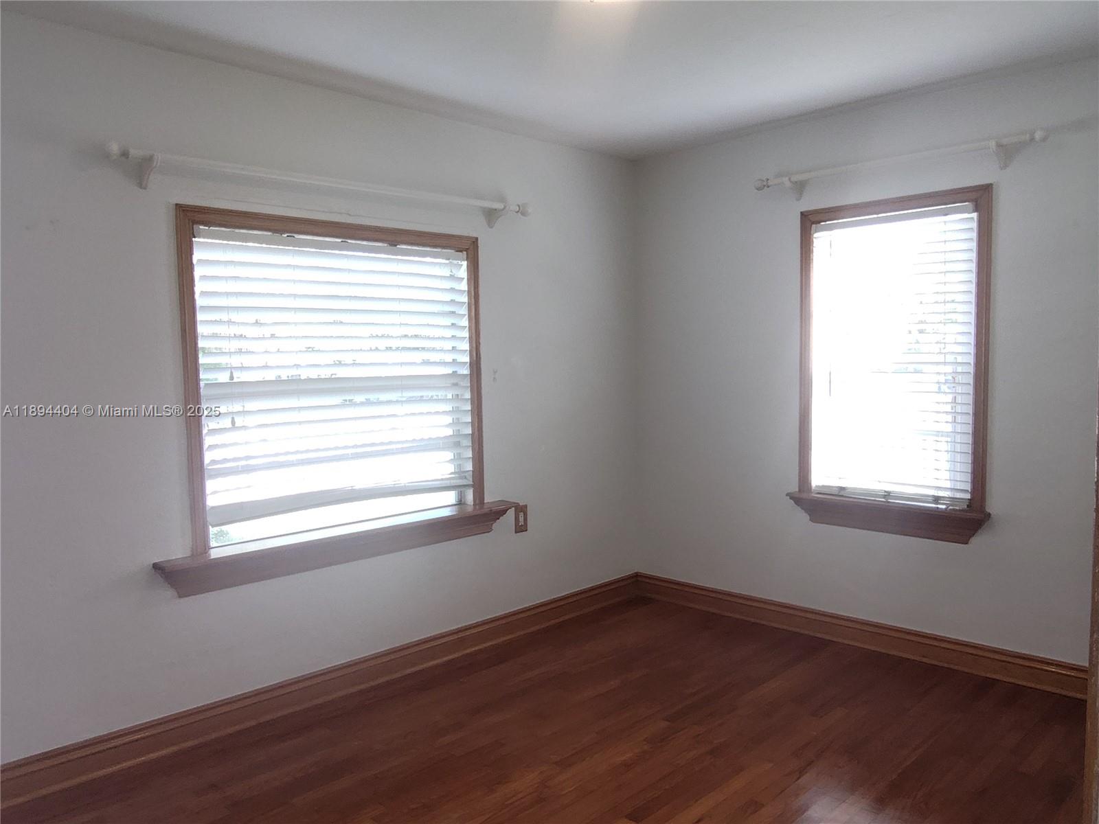 MODELO PARK - Residential Lease