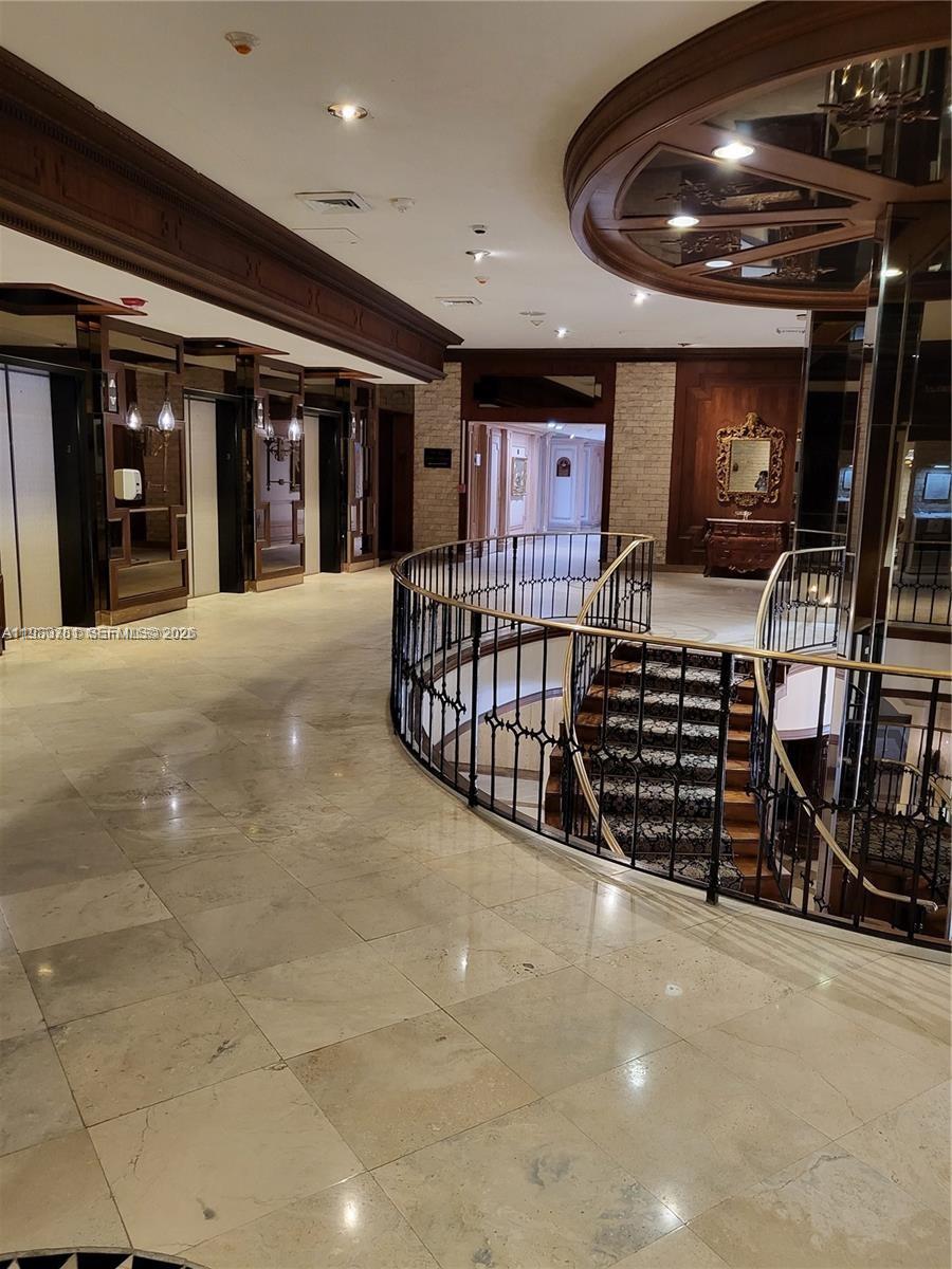 MAISON GRANDE CONDO - Residential