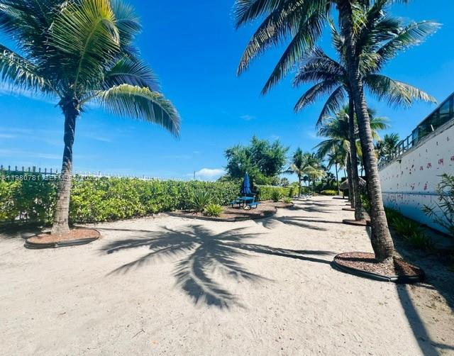 MAISON GRANDE CONDO - Residential