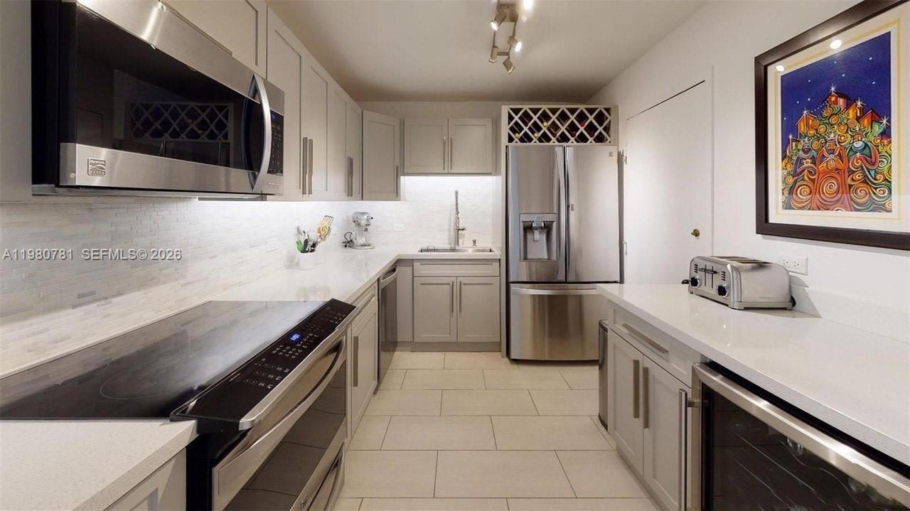 MAISON GRANDE CONDO - Residential