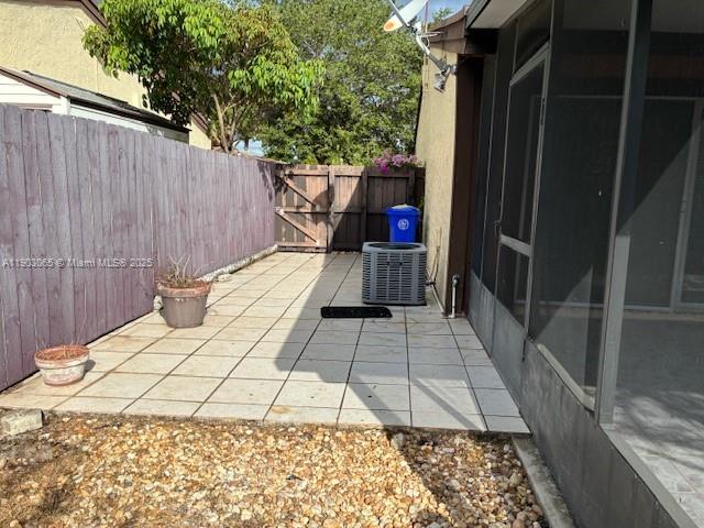 EVERGLADES SUGAR & LAND C - Residential Lease