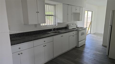 5167 Pat Pl West Palm Beach FL 33407