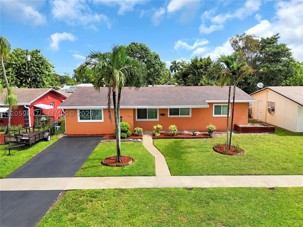Photo of 5921 NW 15th St, Sunrise, FL 33313 (MLS # A12059647)