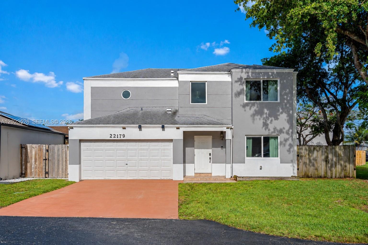 LAKES BY THE BAY SEC 5 - Residential