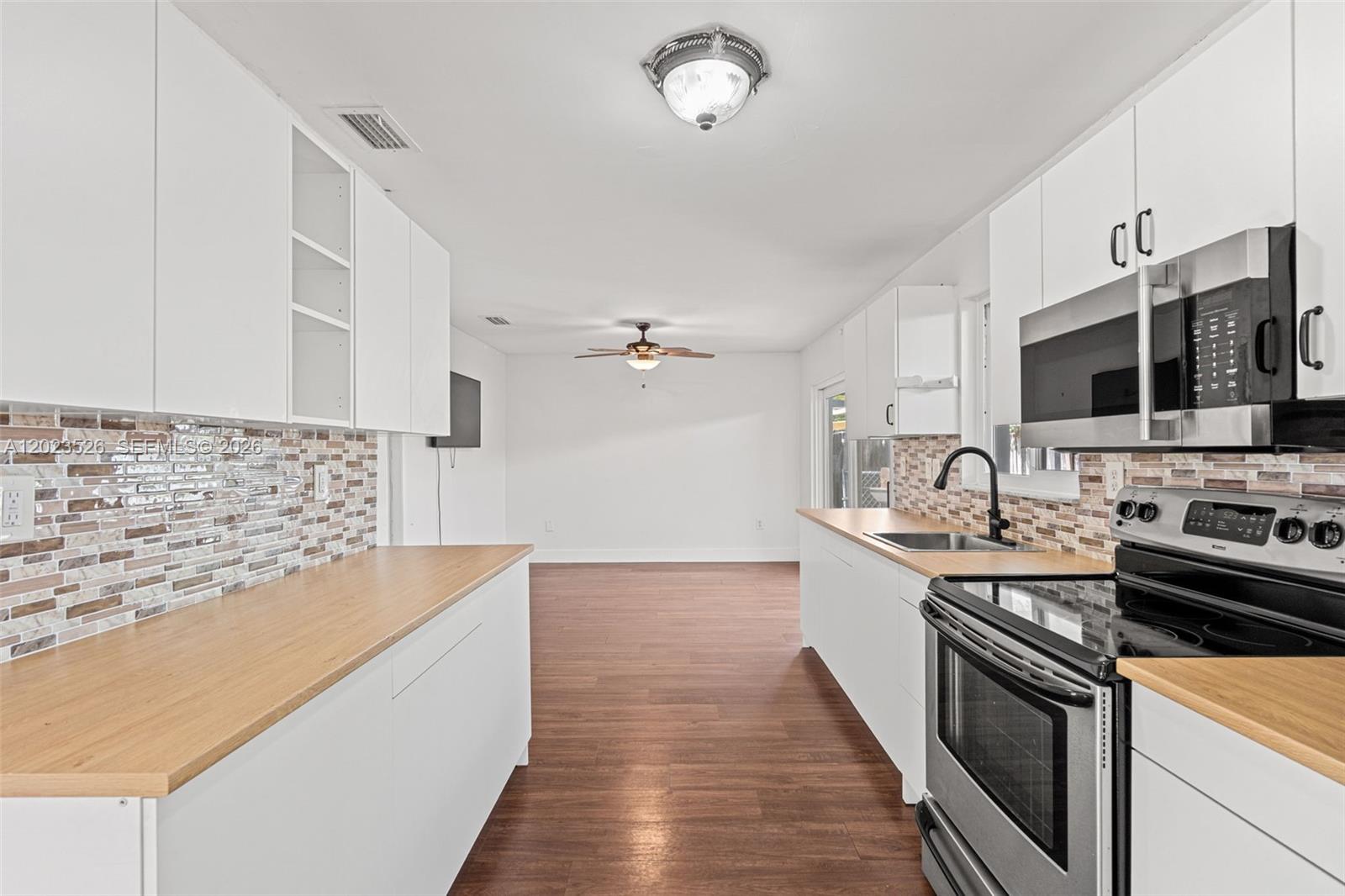 LAKES BY THE BAY SEC 5 - Residential