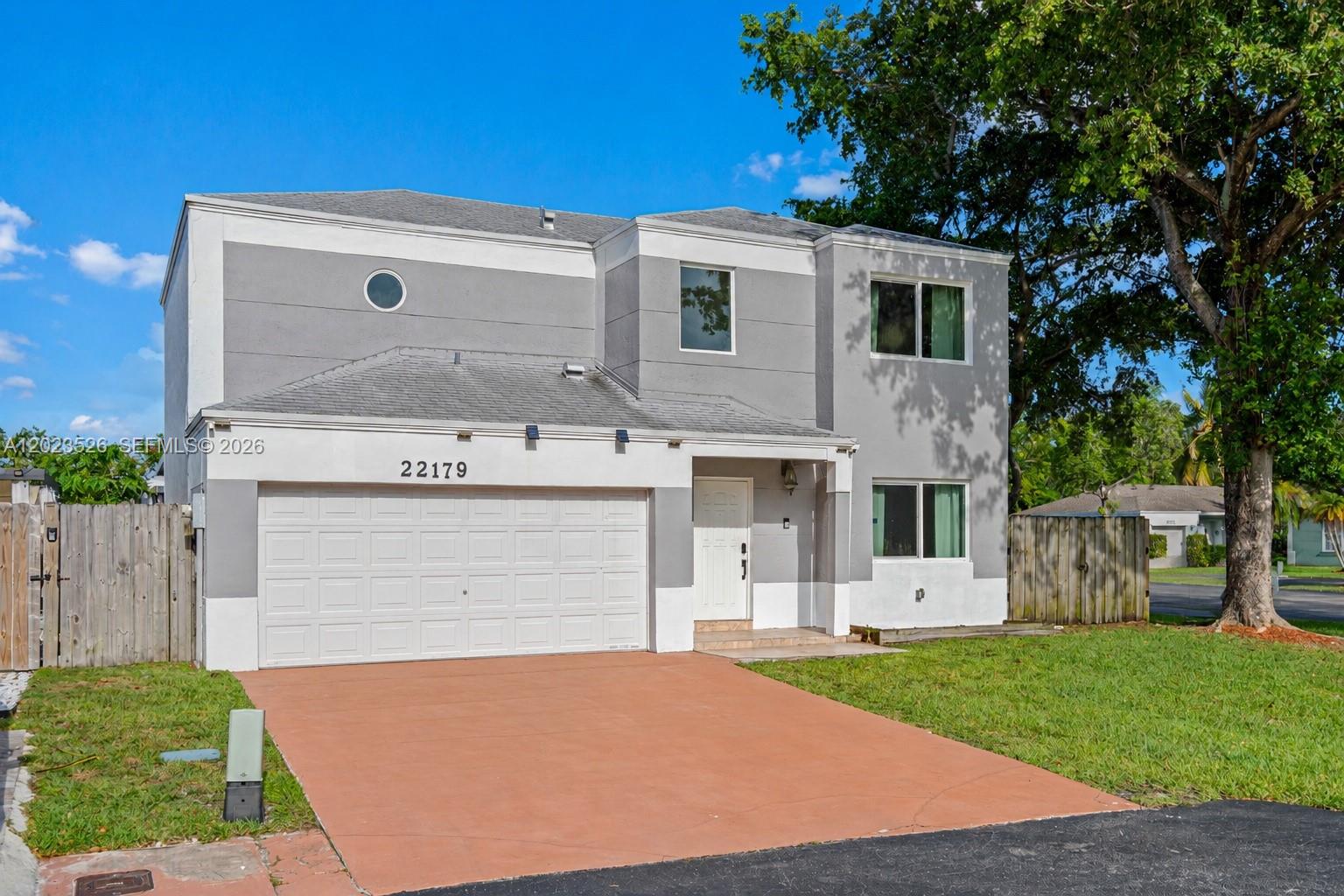 LAKES BY THE BAY SEC 5 - Residential