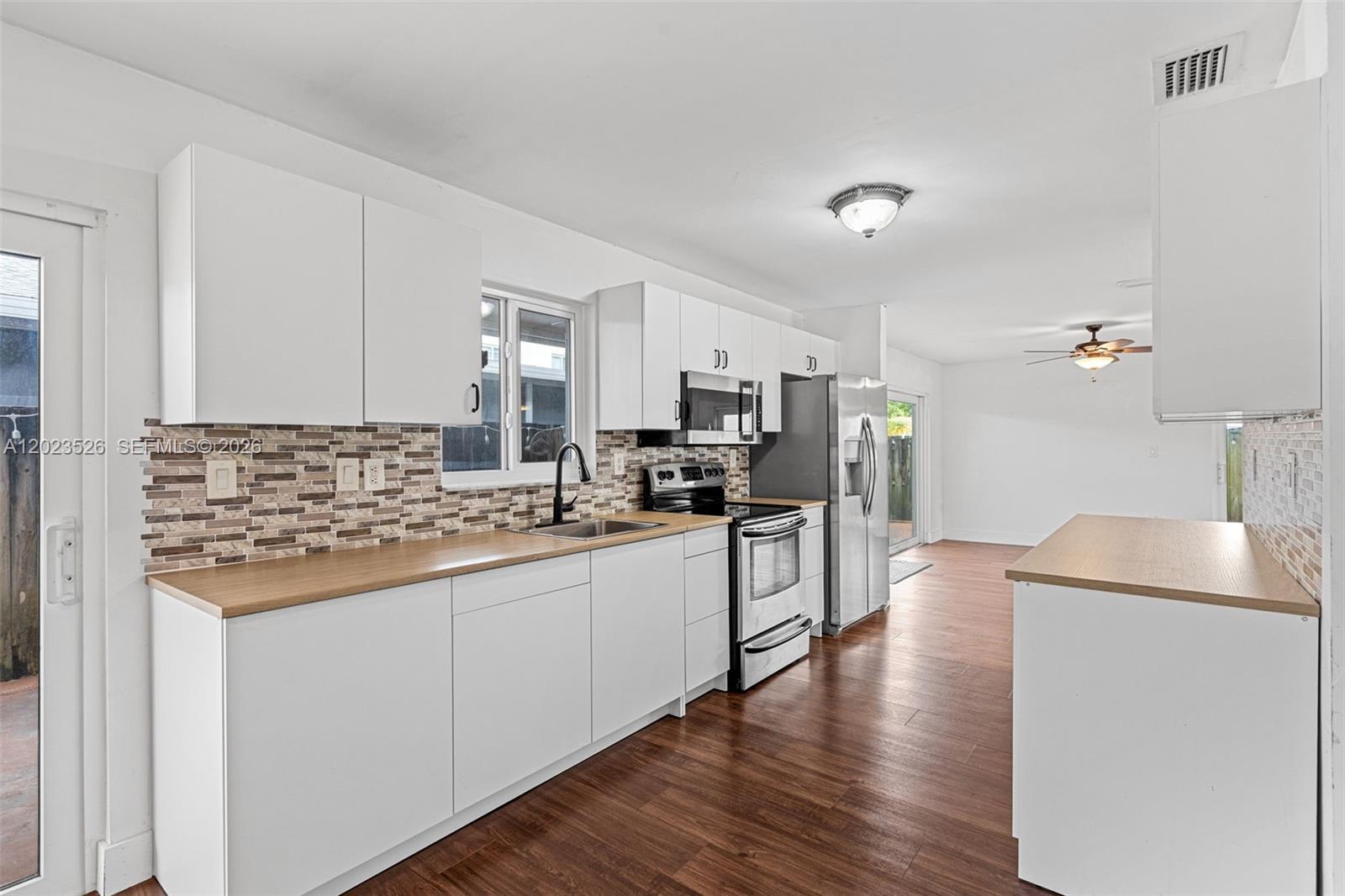 LAKES BY THE BAY SEC 5 - Residential