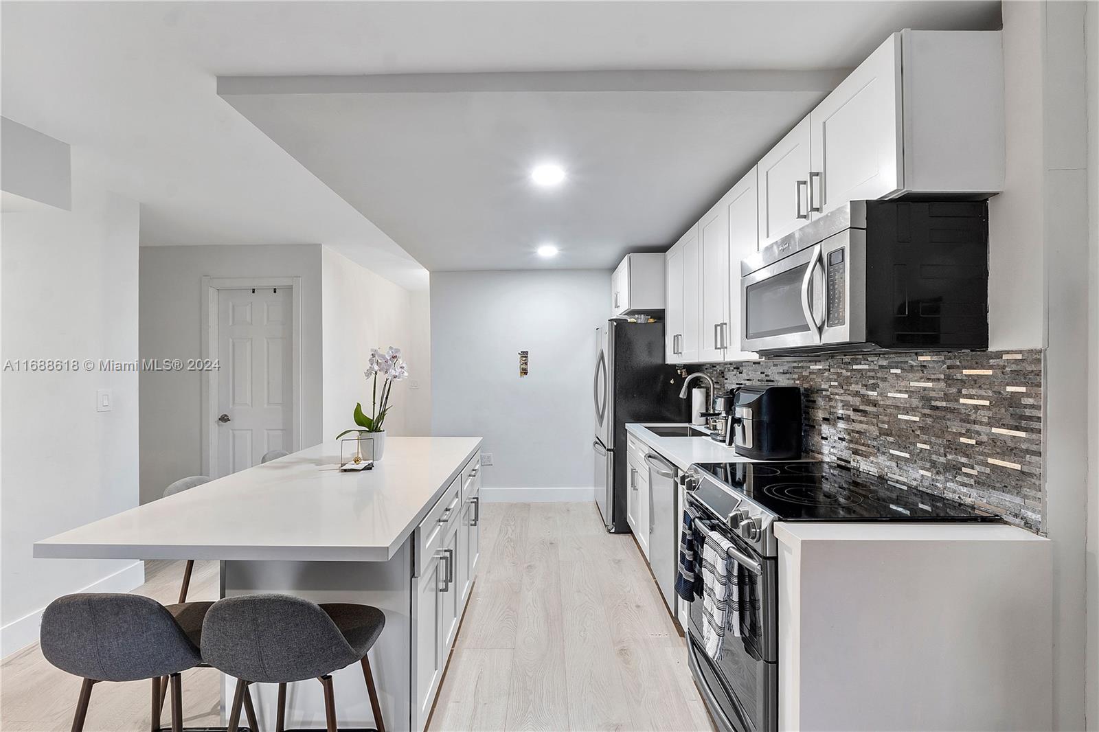 OMEGA CONDO NO 3 - Residential
