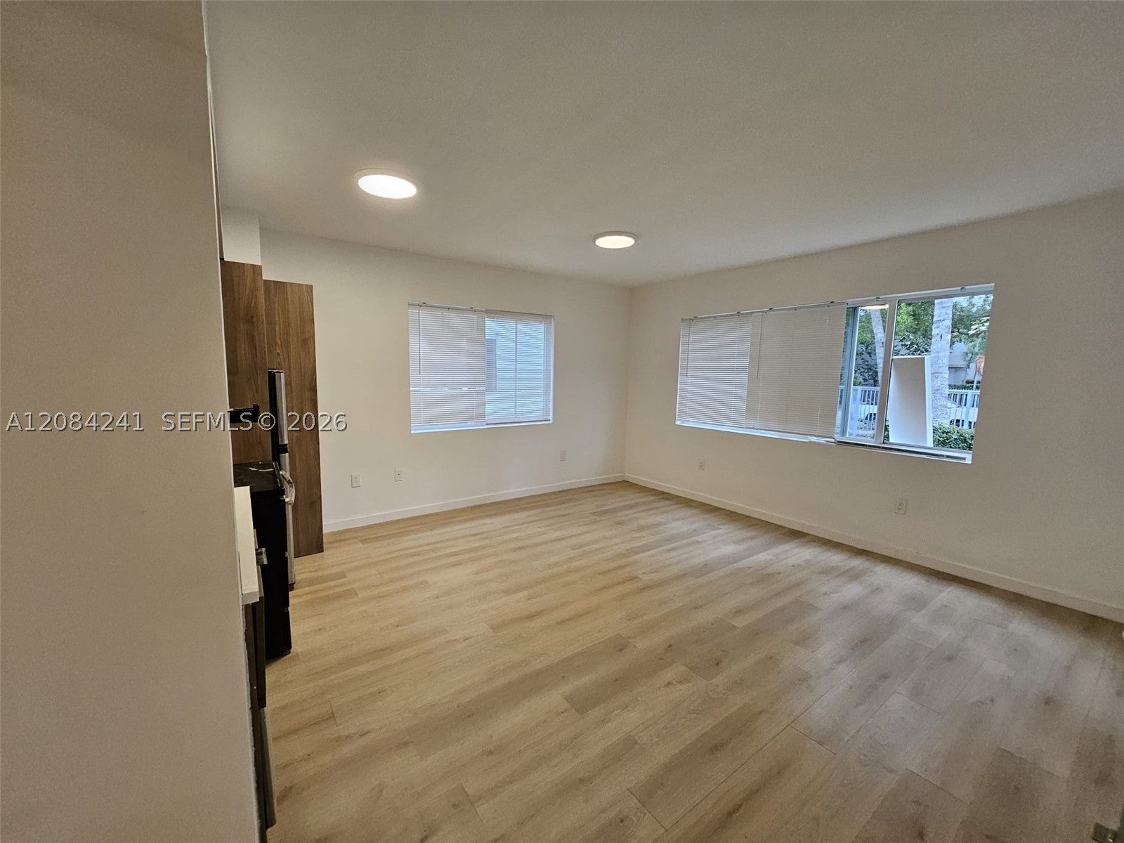 557 Michigan Ave 211 W/PARKING