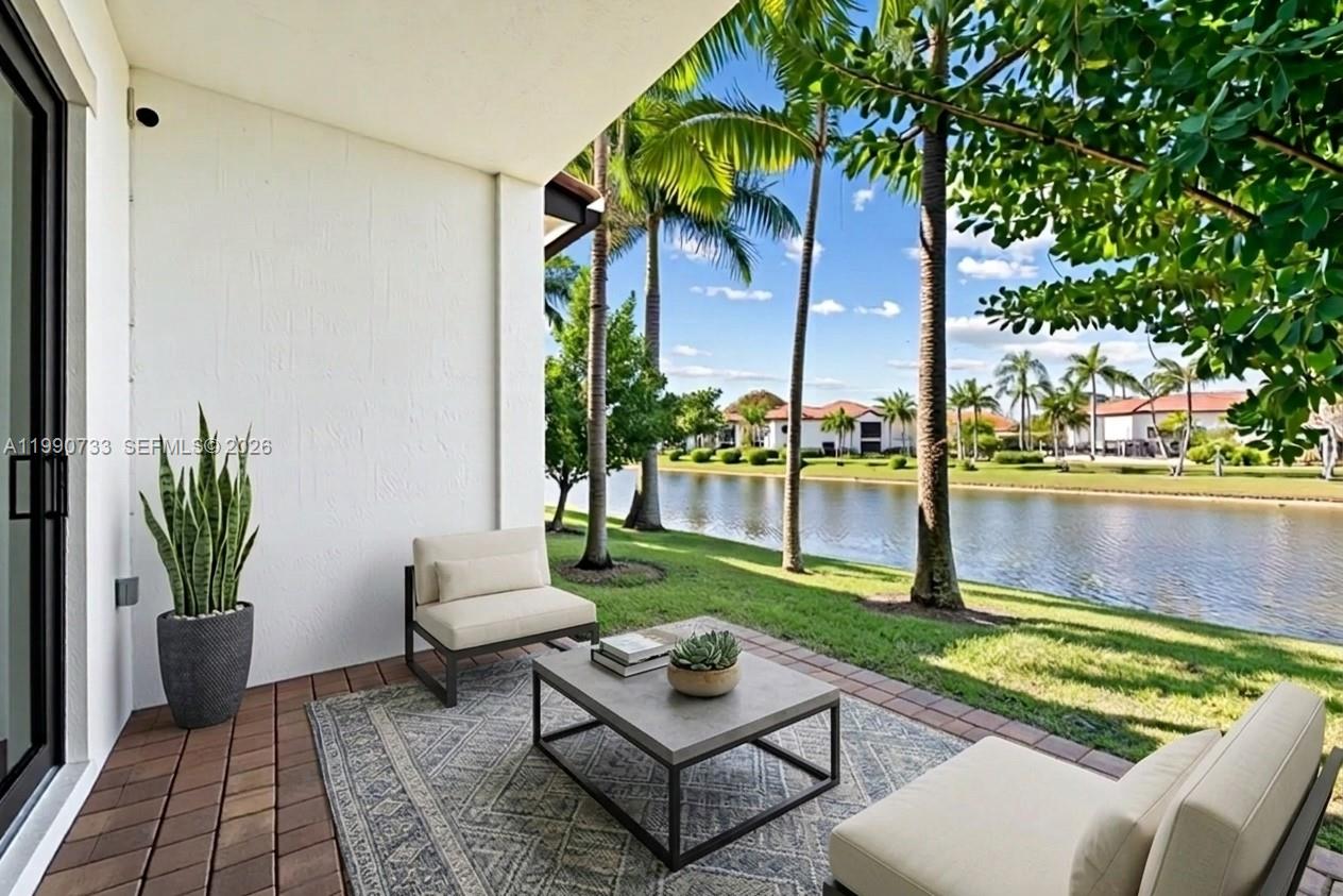 PEMBROKE LAKES SOUTH - Residential