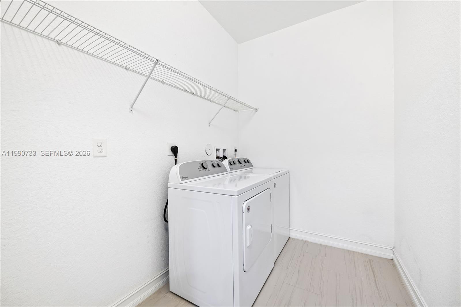 PEMBROKE LAKES SOUTH - Residential