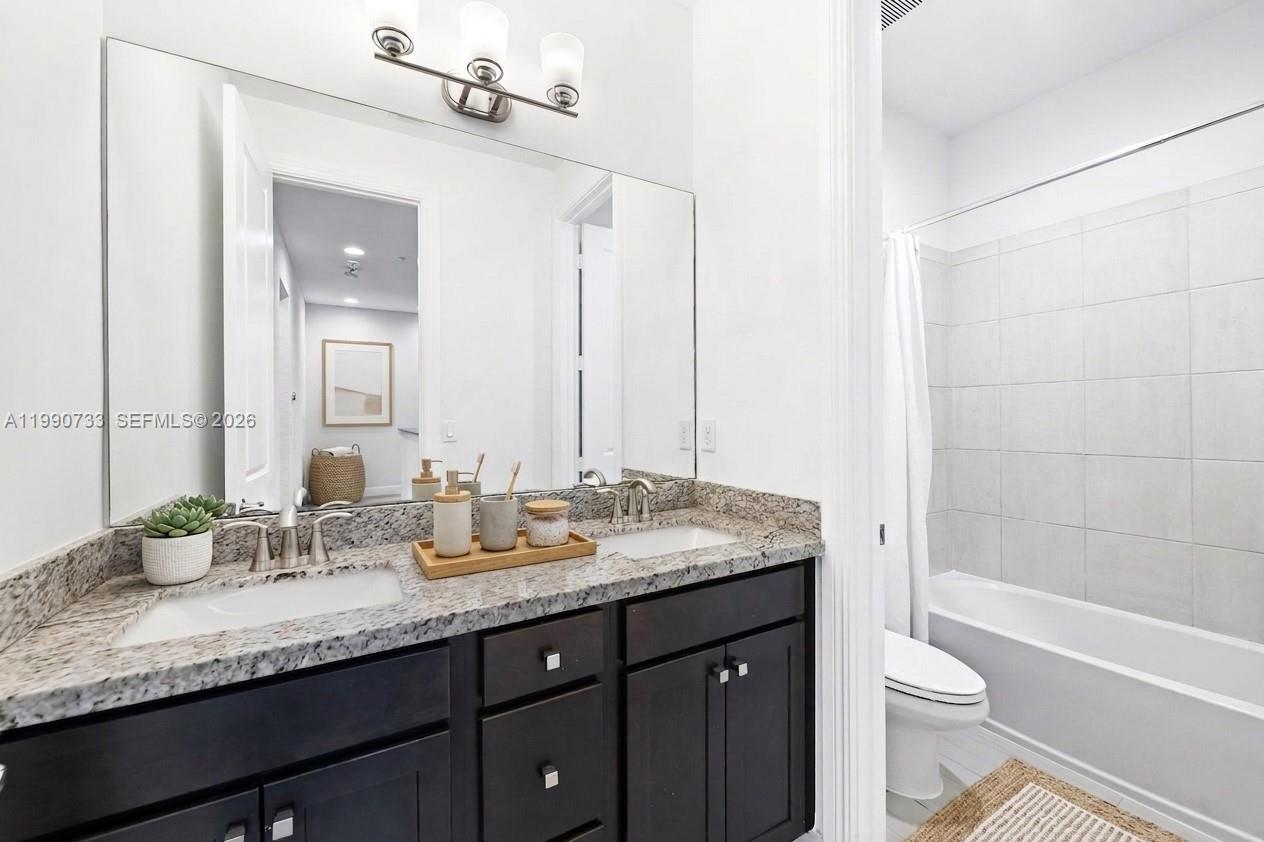 PEMBROKE LAKES SOUTH - Residential