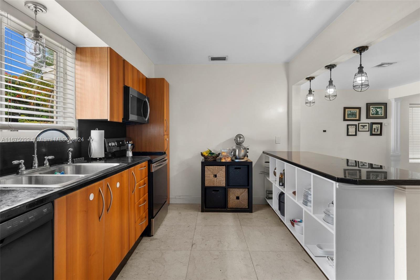 SUNSWEPT ISLE 1ST ADDN - Residential Lease