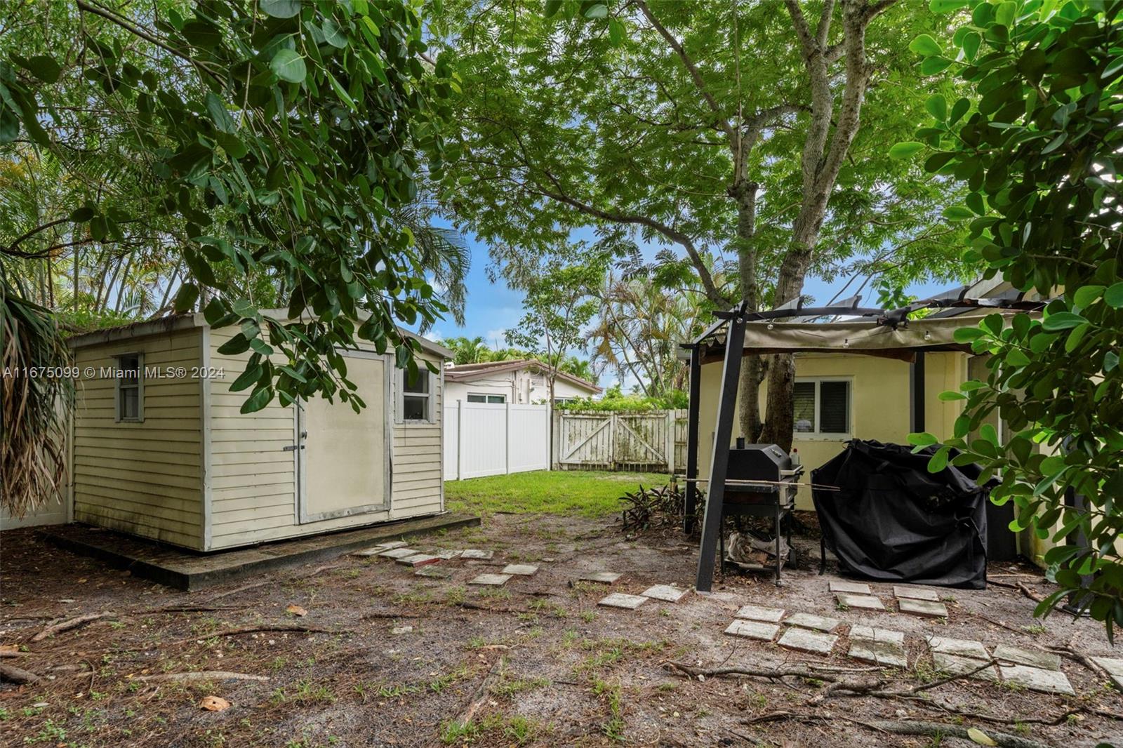 SUNSWEPT ISLE 1ST ADDN - Residential Lease