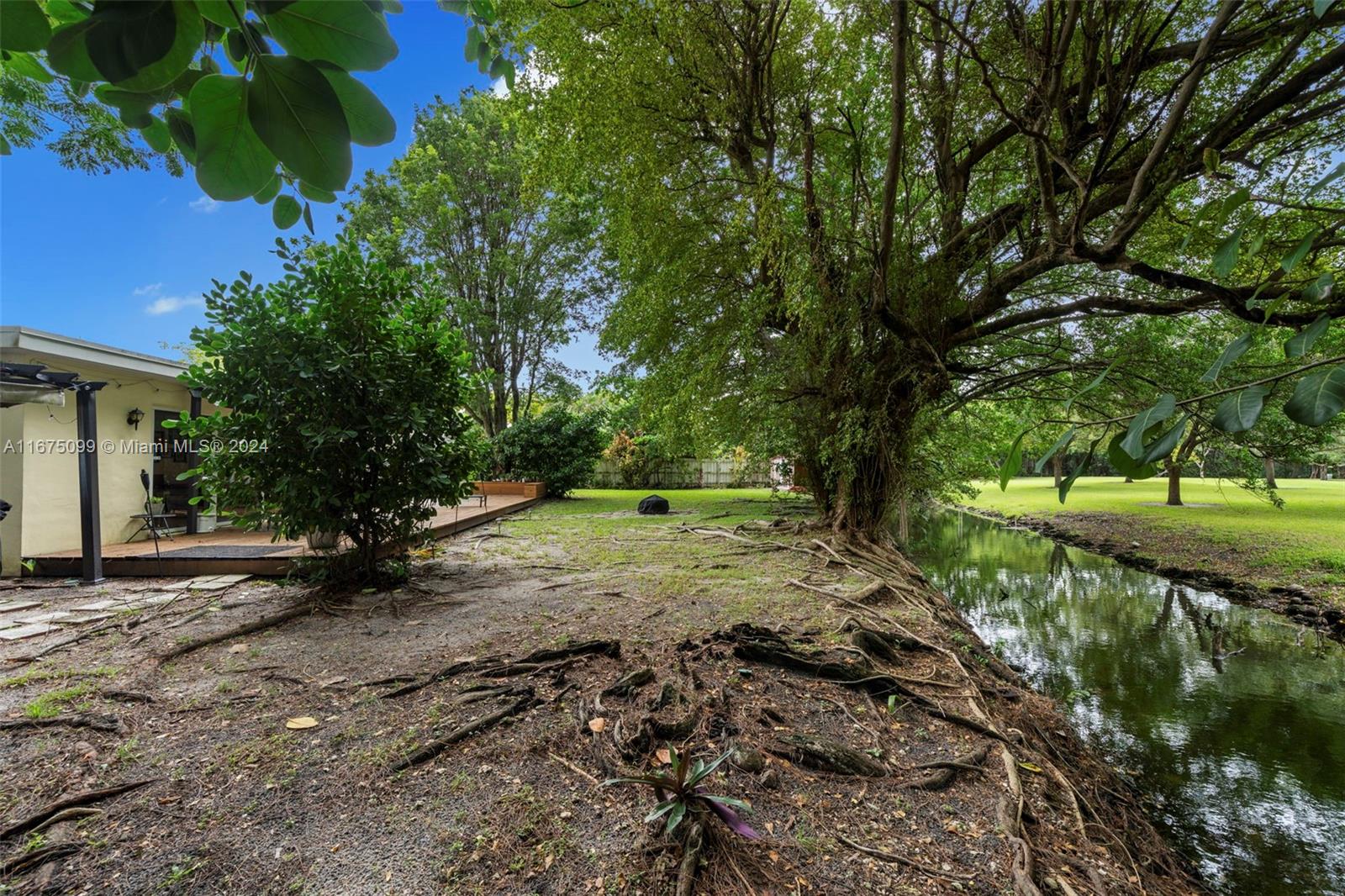 SUNSWEPT ISLE 1ST ADDN - Residential Lease