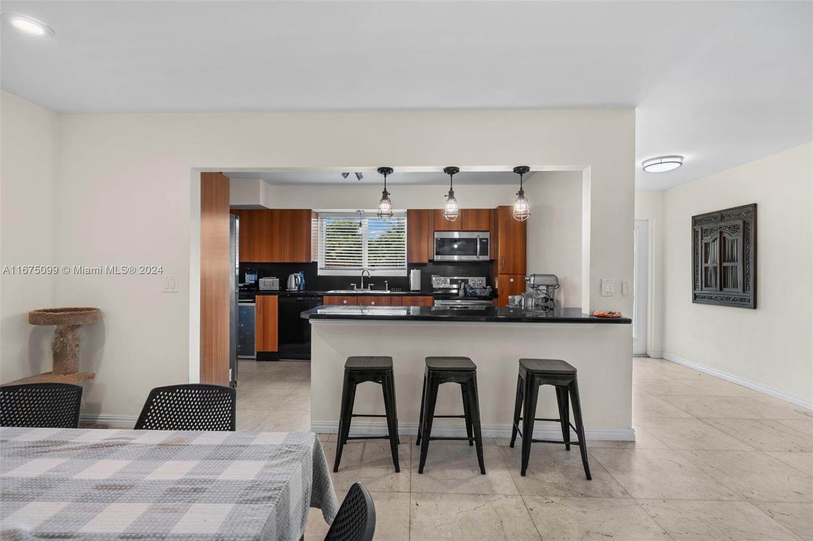 SUNSWEPT ISLE 1ST ADDN - Residential Lease