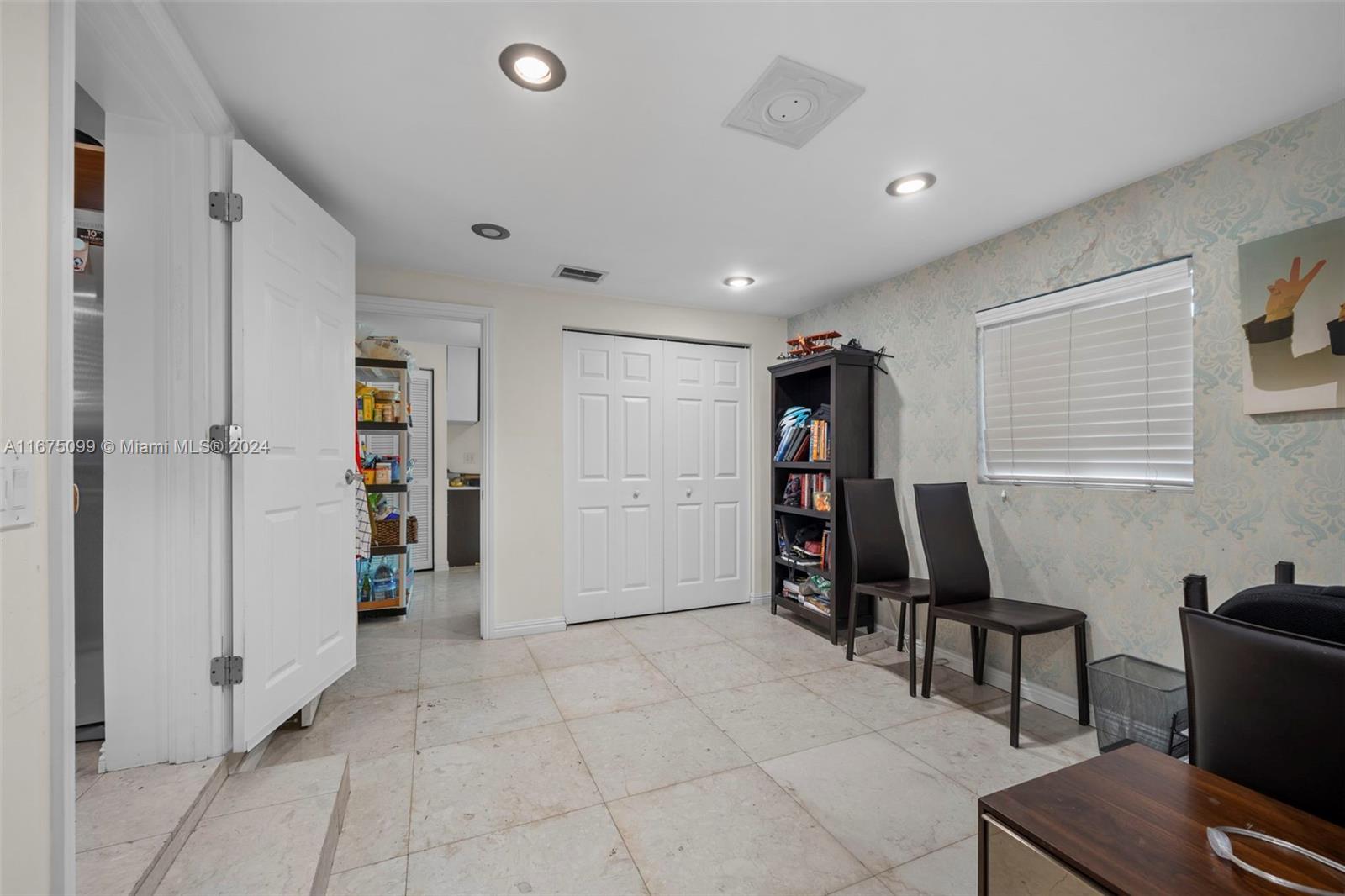 SUNSWEPT ISLE 1ST ADDN - Residential Lease