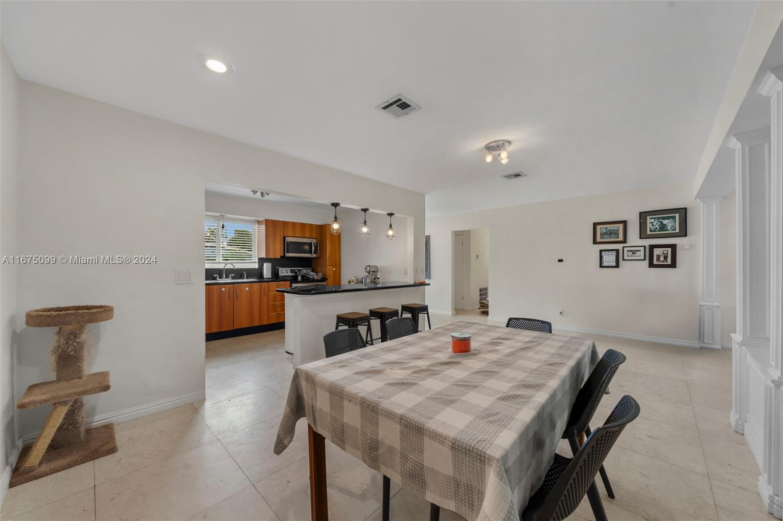 SUNSWEPT ISLE 1ST ADDN - Residential Lease