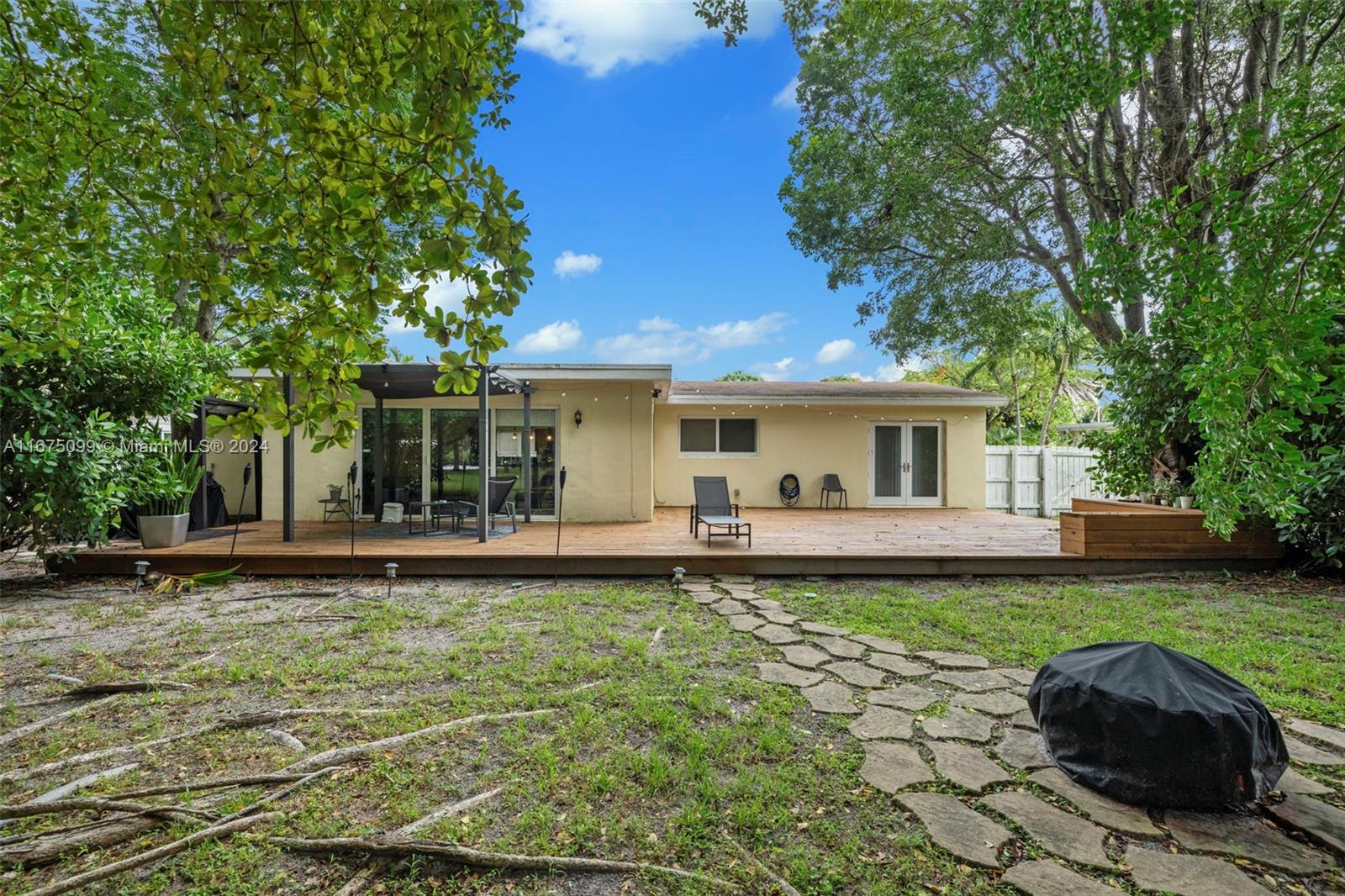 SUNSWEPT ISLE 1ST ADDN - Residential Lease