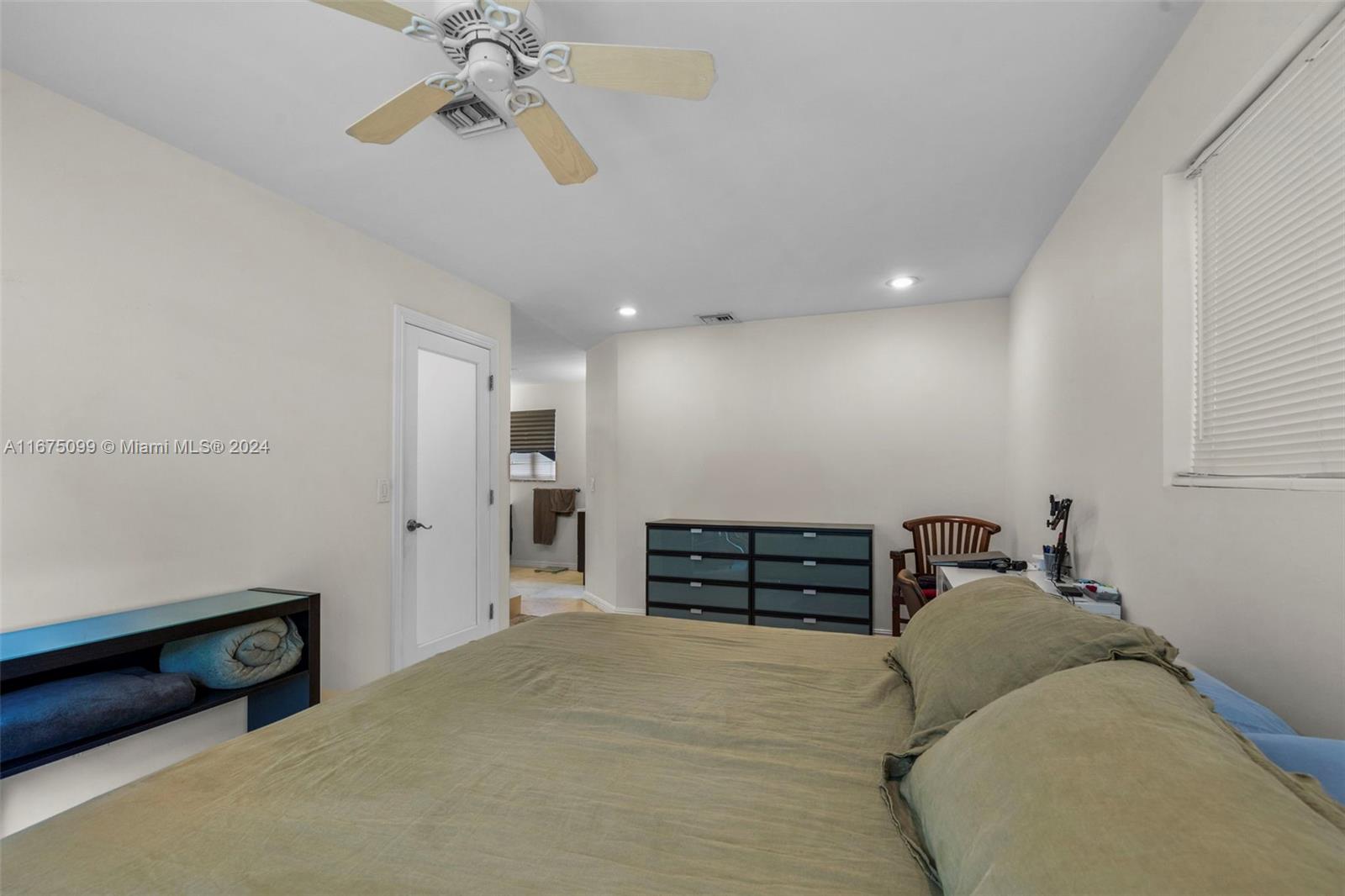 SUNSWEPT ISLE 1ST ADDN - Residential Lease