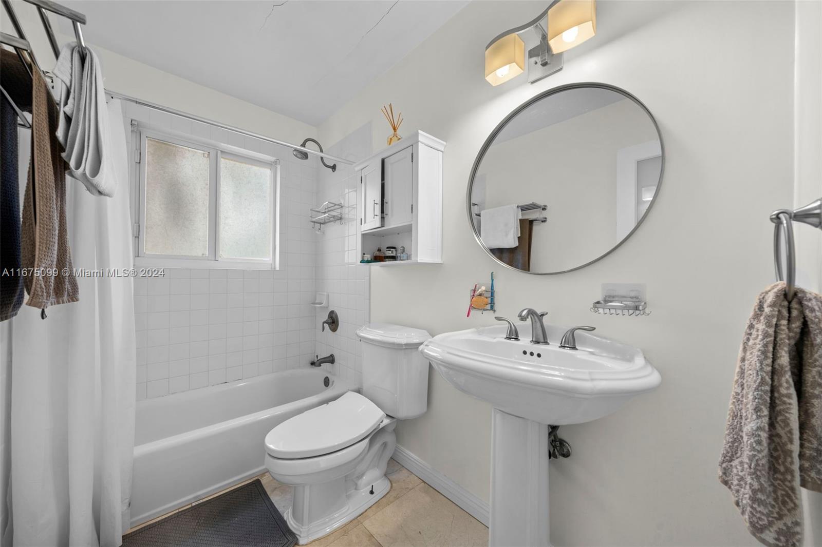 SUNSWEPT ISLE 1ST ADDN - Residential Lease