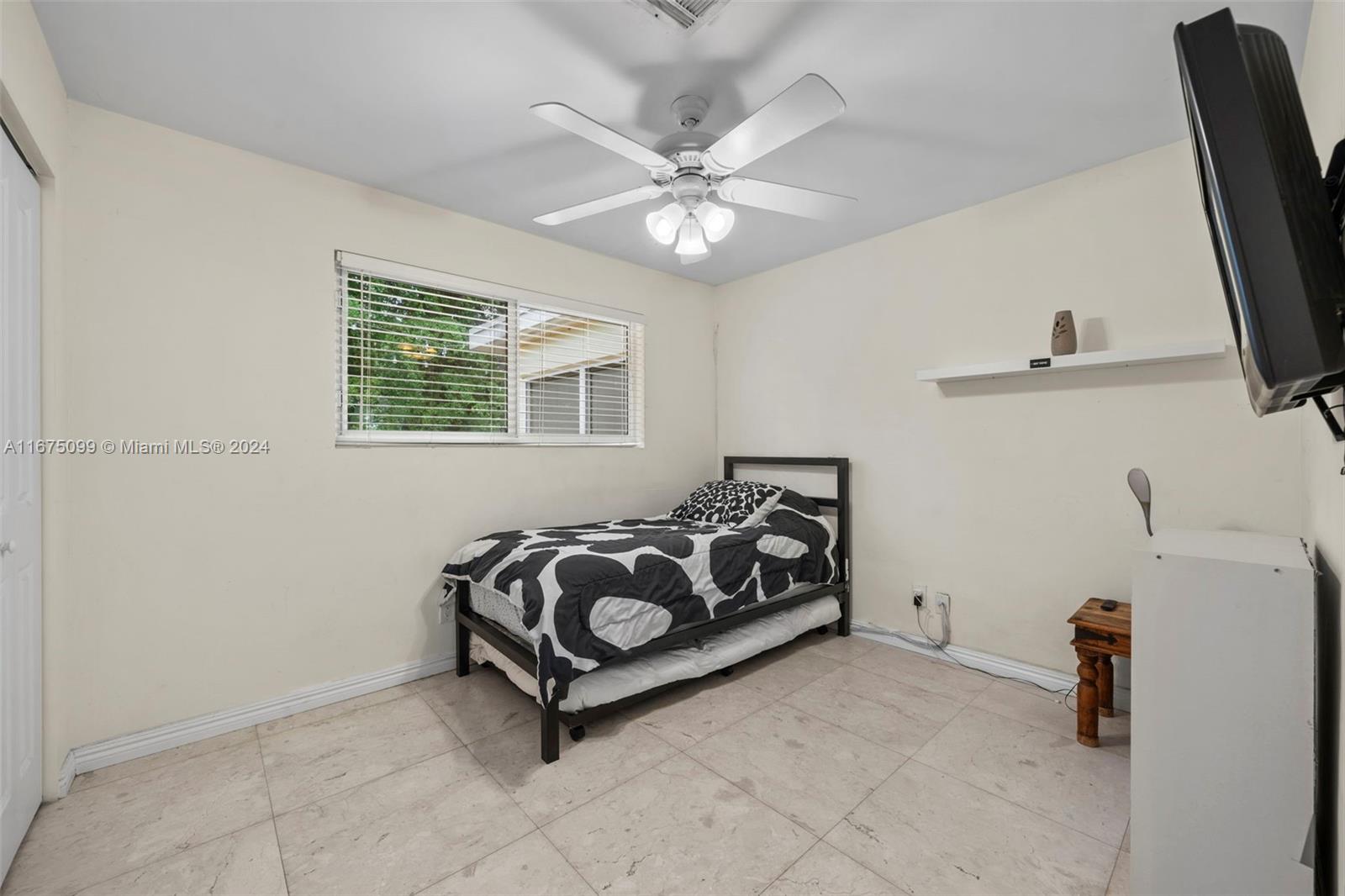 SUNSWEPT ISLE 1ST ADDN - Residential Lease