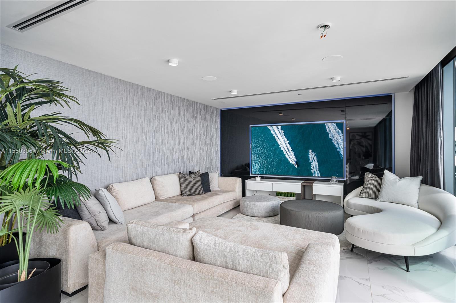 GRAN PARAISO CONDO - Residential