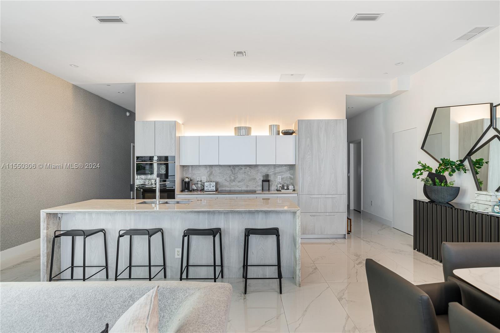 GRAN PARAISO CONDO - Residential