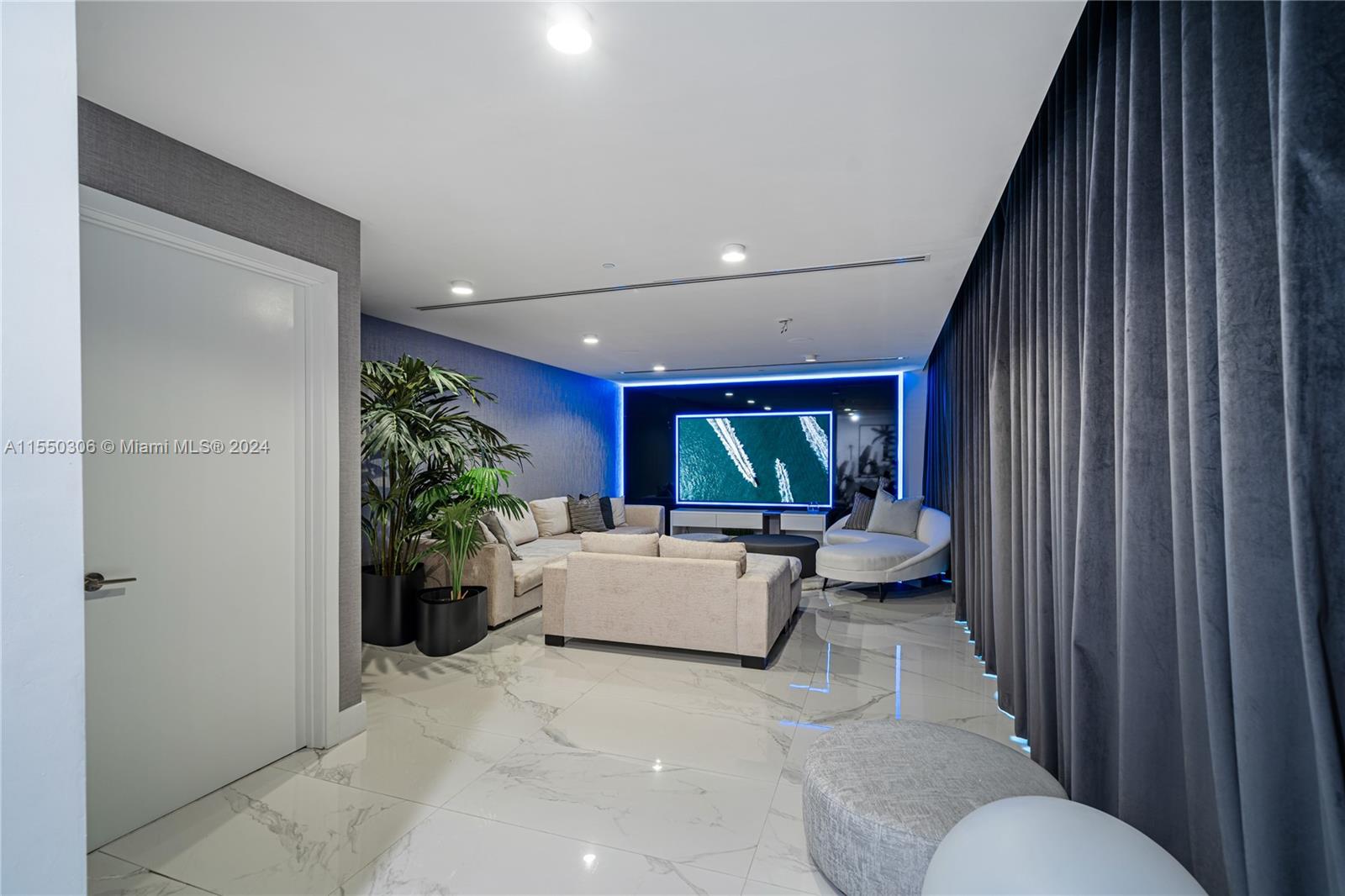 GRAN PARAISO CONDO - Residential