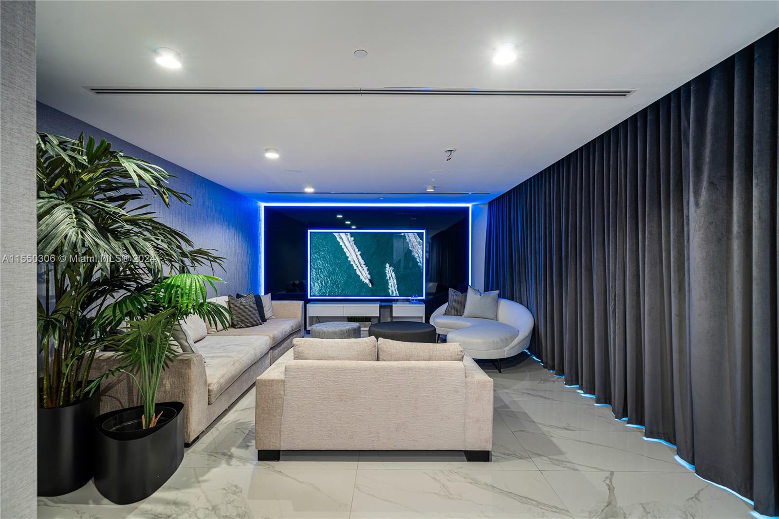 GRAN PARAISO CONDO - Residential