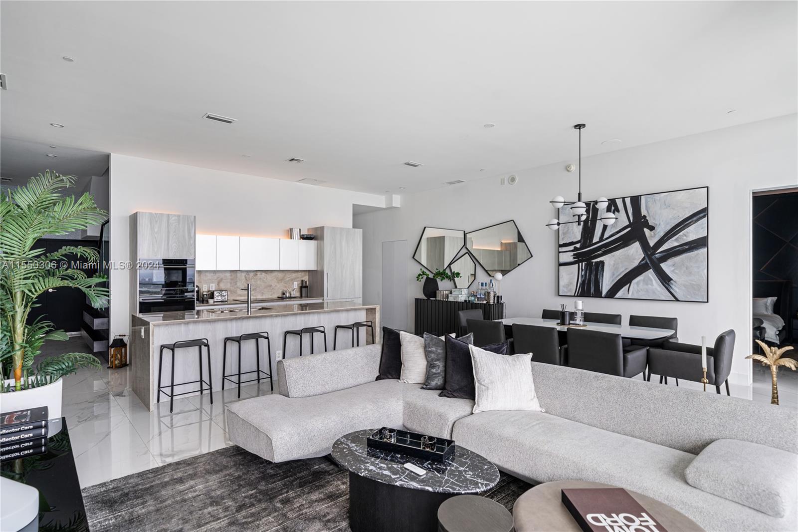 GRAN PARAISO CONDO - Residential