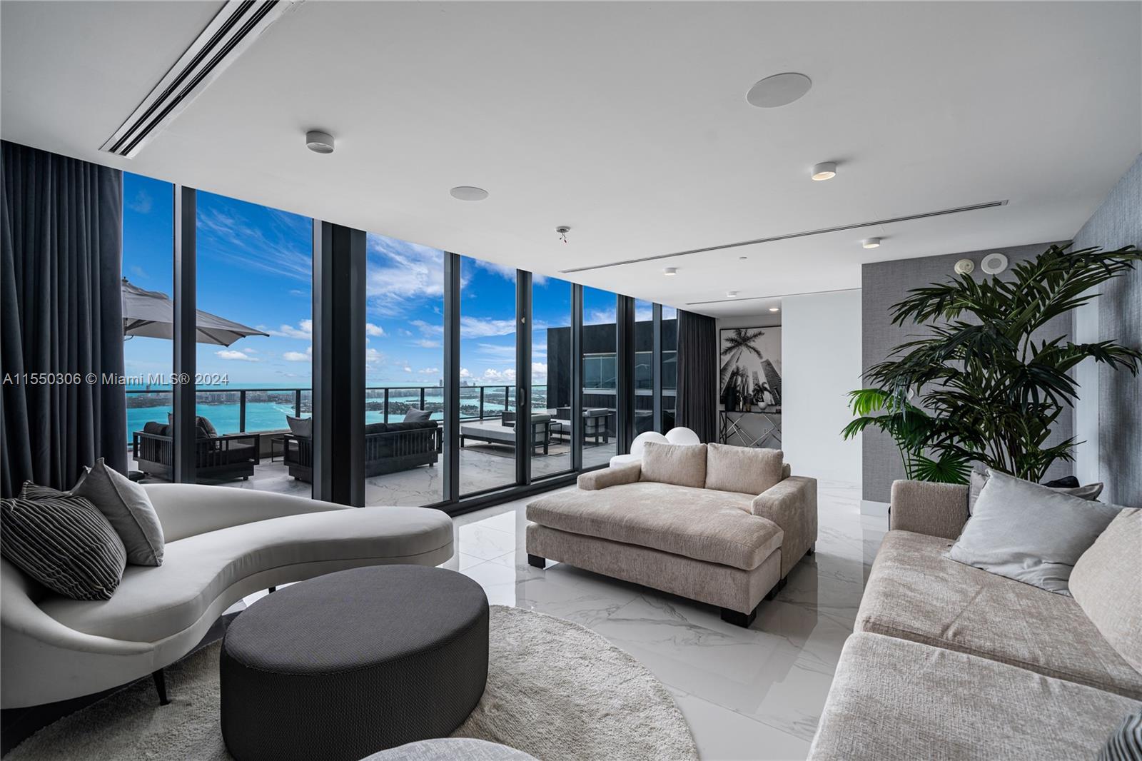 GRAN PARAISO CONDO - Residential