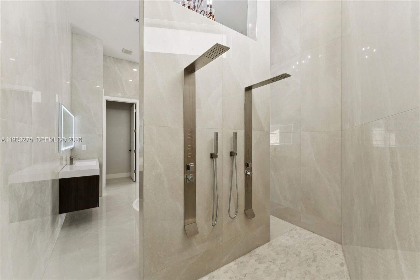 EASTWAY PARK - Residential