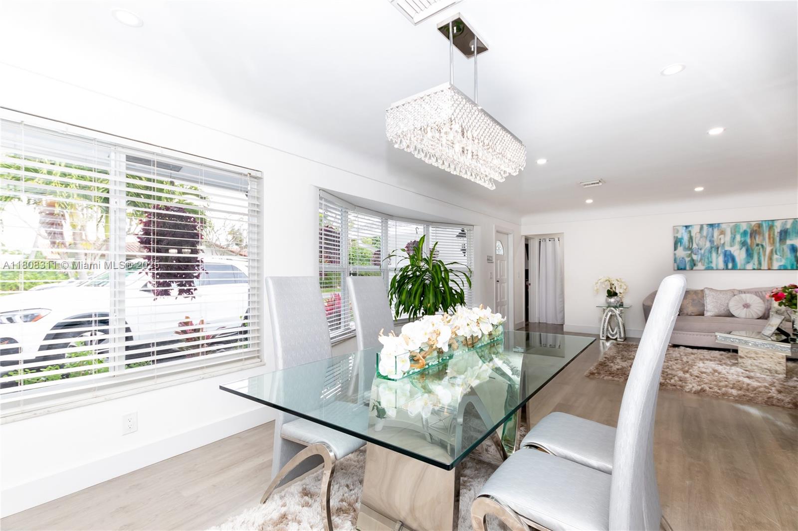 COUNTRY CLUB VILLAGE SEC - Residential Lease