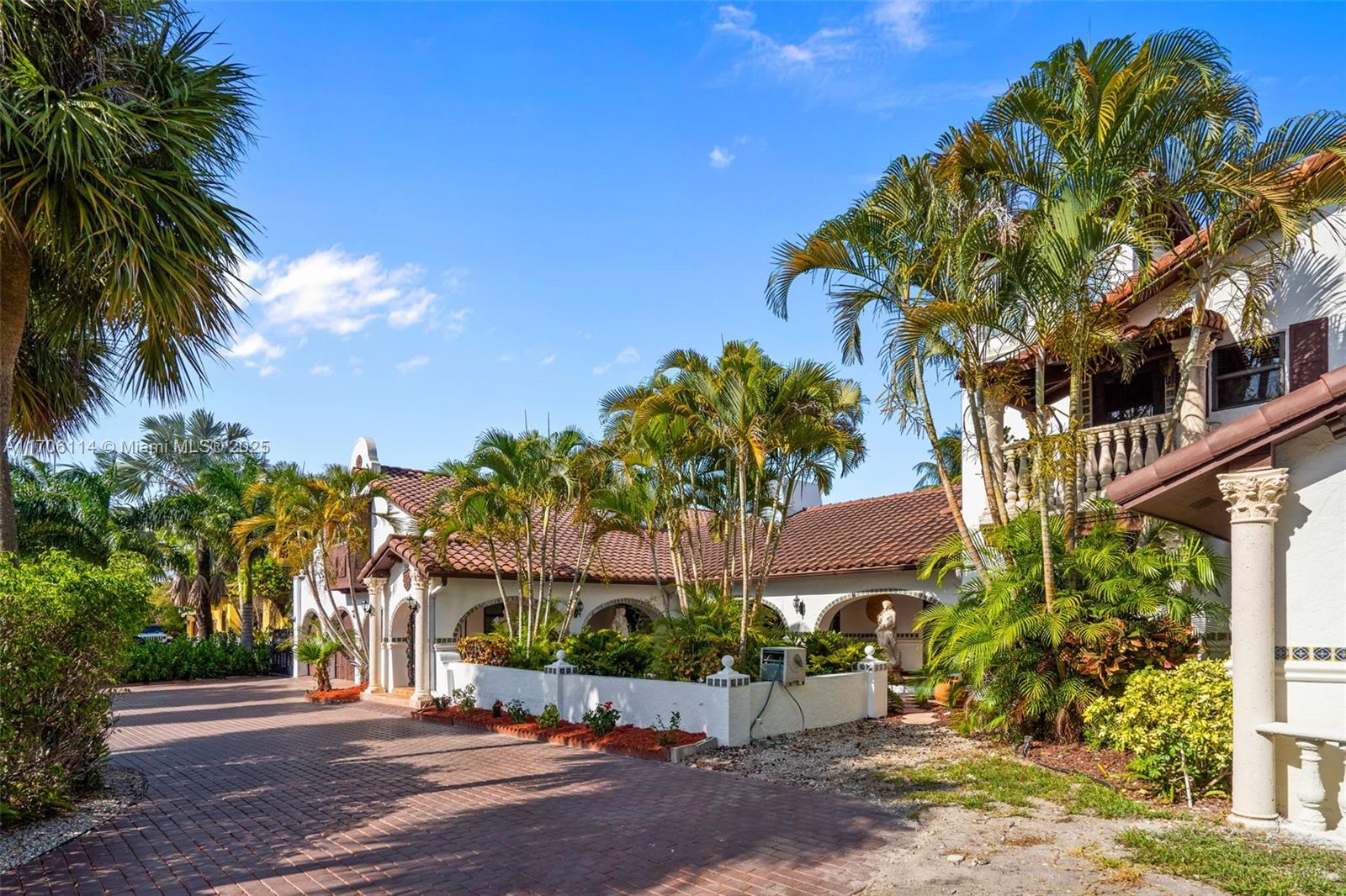 DIPLOMAT GOLF ESTATES - Residential