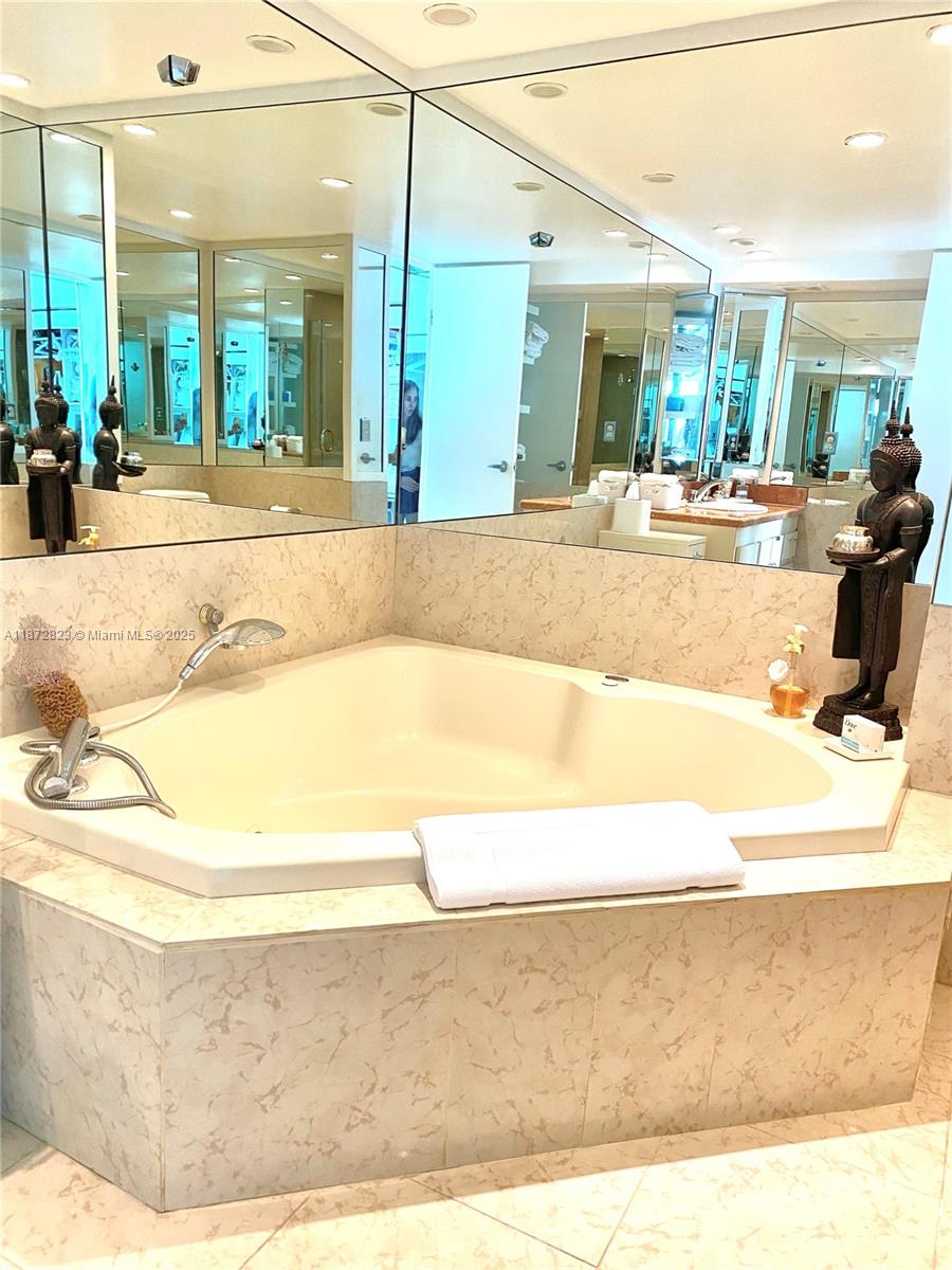 BURLEIGH HOUSE CONDO - Residential